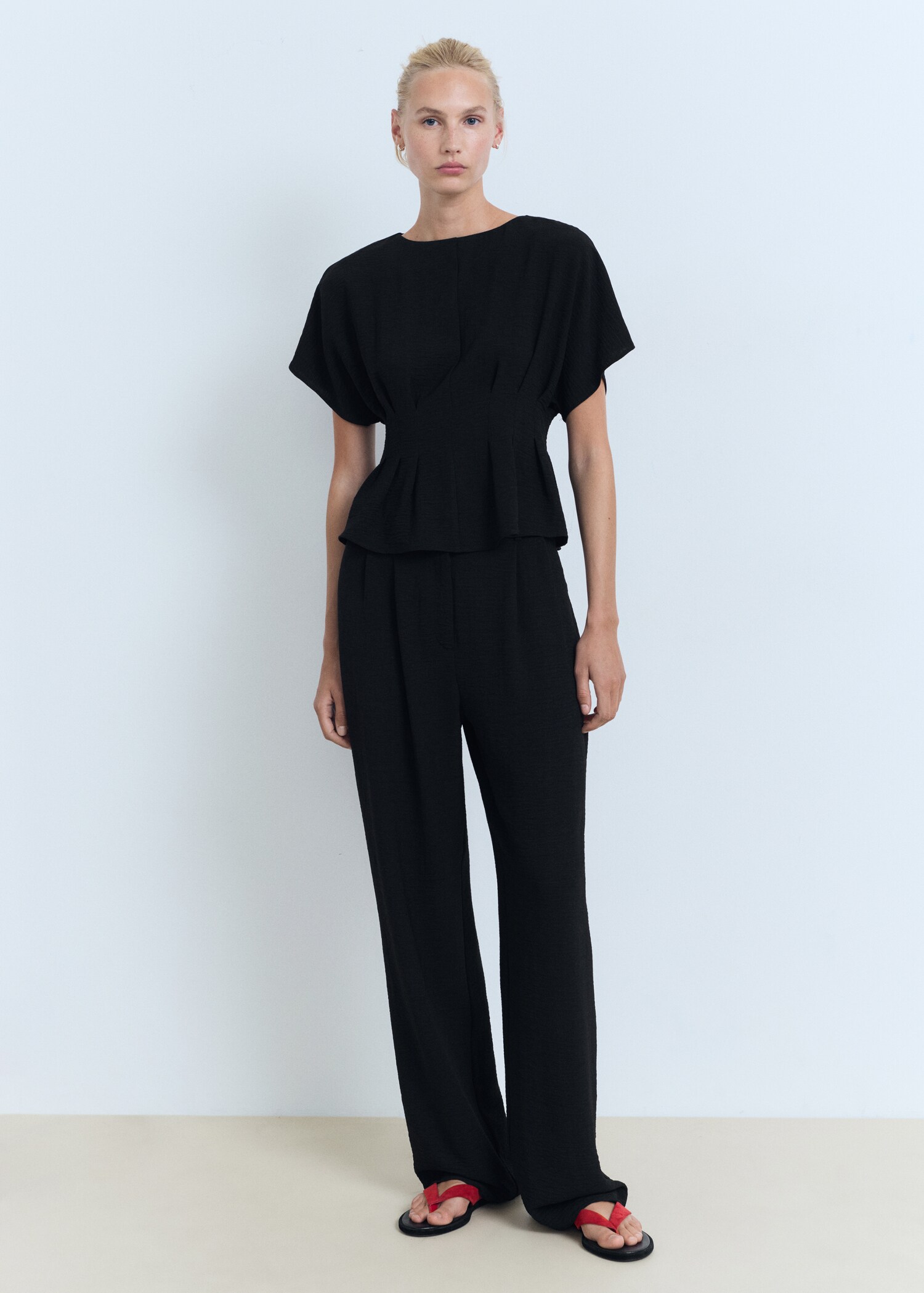 Short-sleeved peplum blouse - General plane