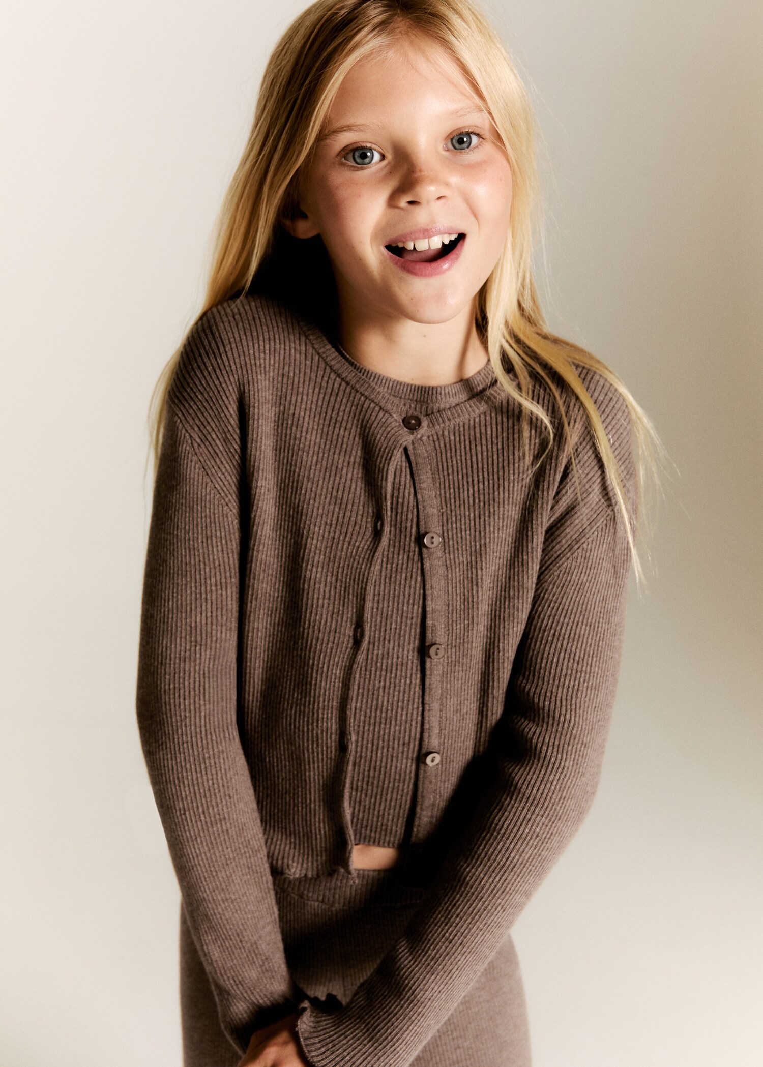 Ribbed knit cardigan - General plane