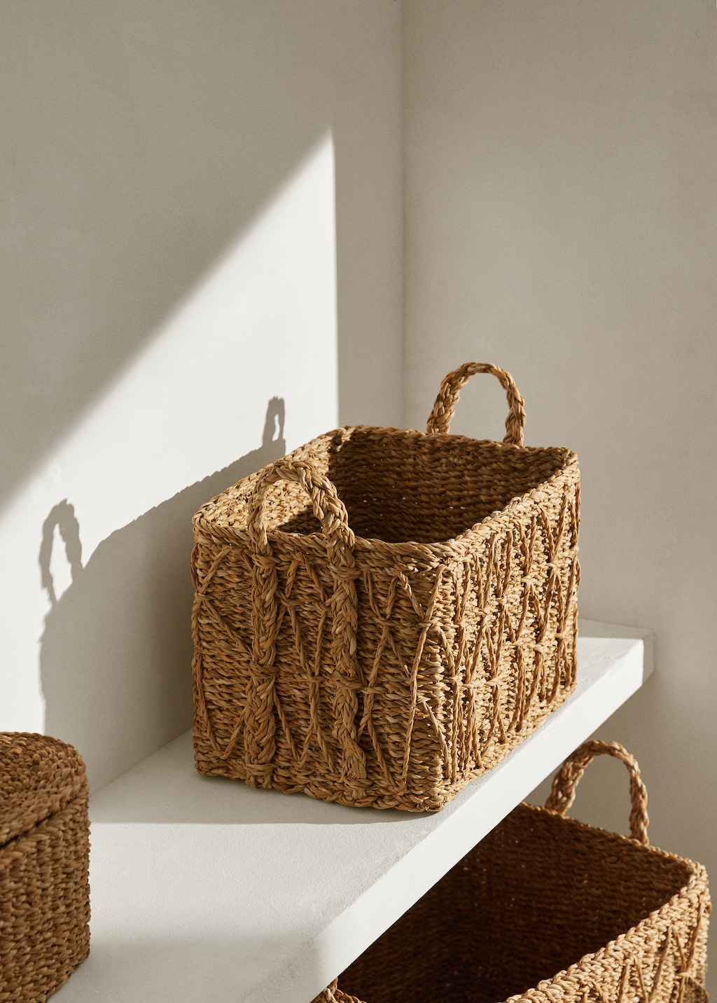 Medium square basket with handles