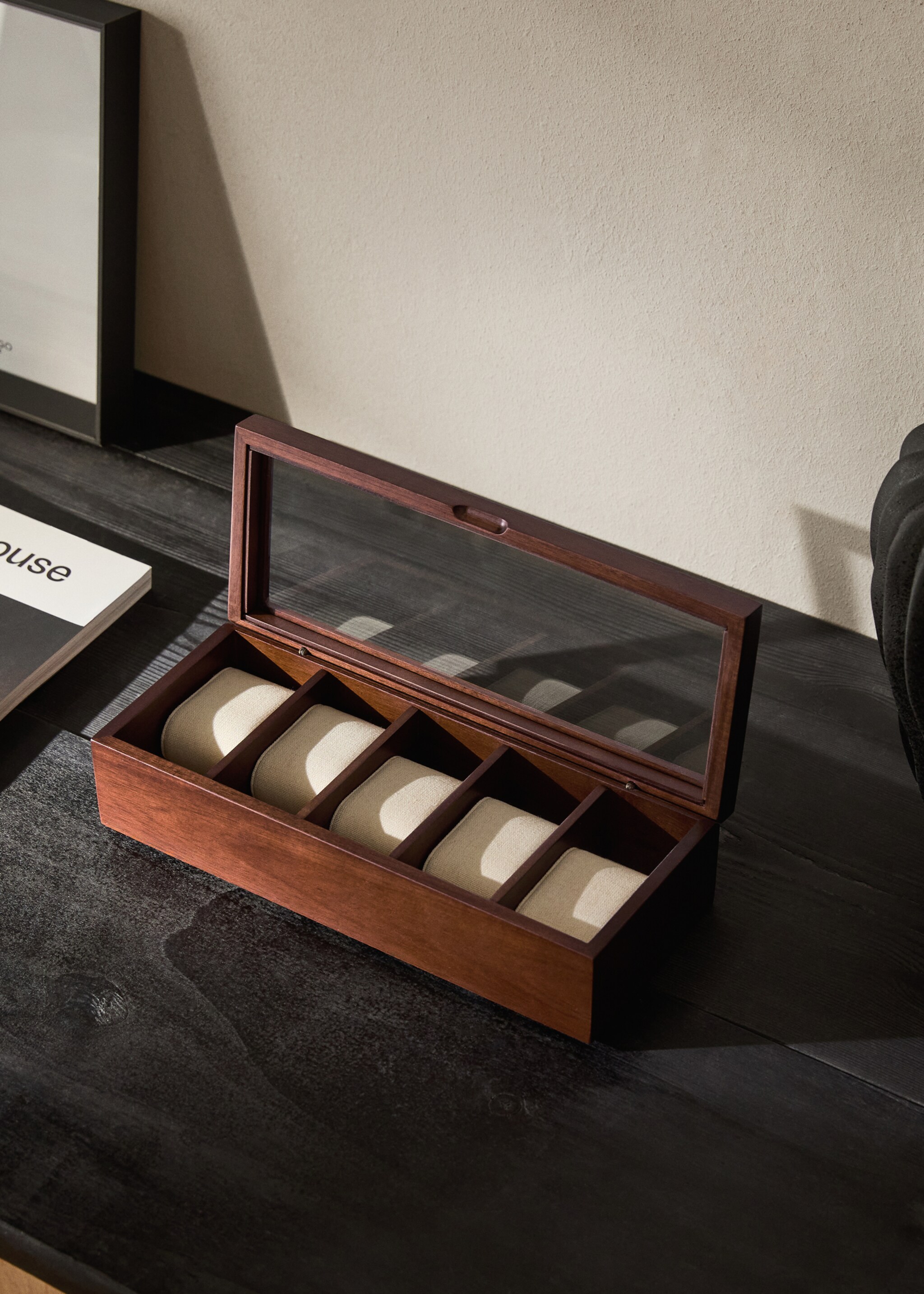 Wooden jewellery box for watches - General plane, Brown. Ref: 17053323-00.