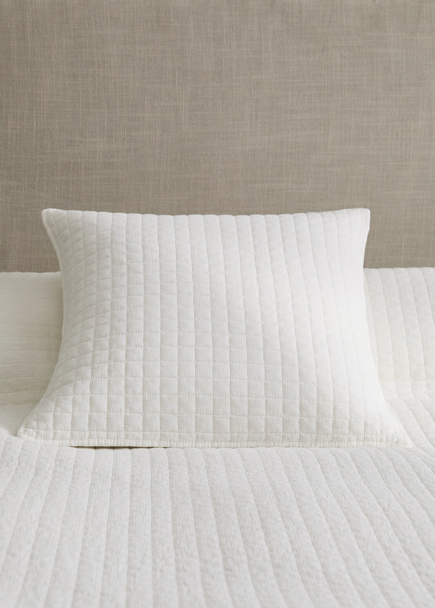 Garment-dyed cotton bed cushion cover 50x50 cm - General plane