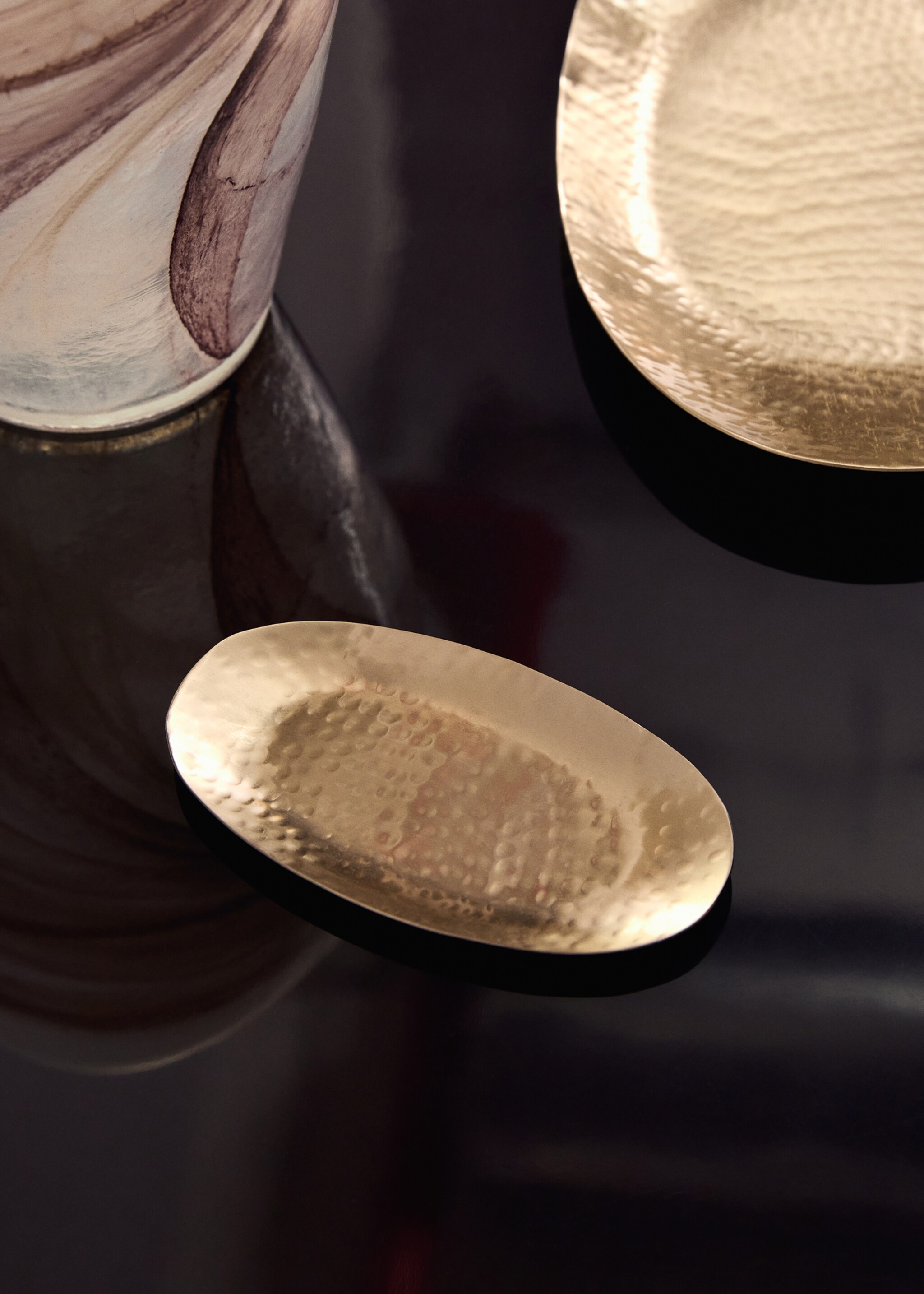 Golden decorative tray medium size - General plane, Gold. Ref: 17053818-00.