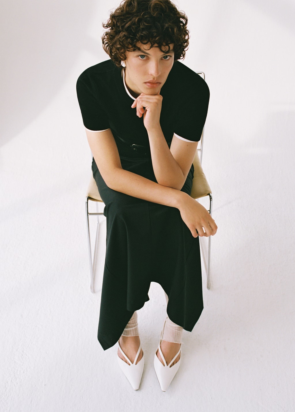 Kitten-heel pointed shoes