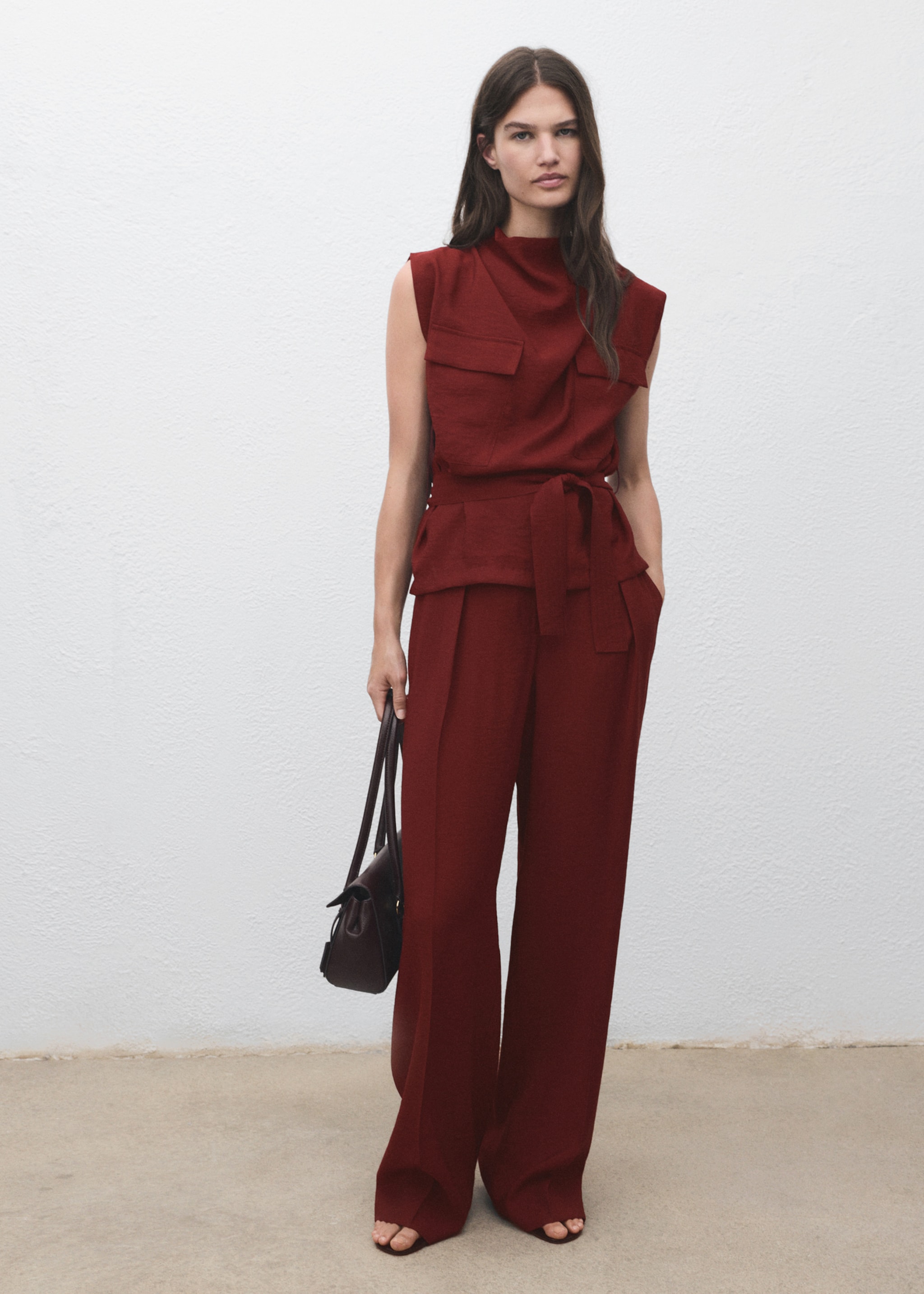 Straight-fit pleated trousers - General plane