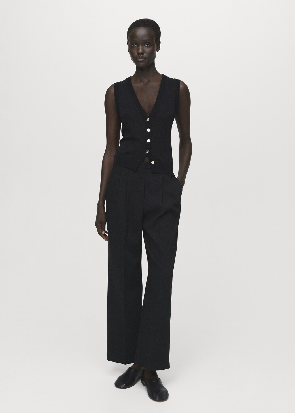 Straight-fit pleated pants - image 2