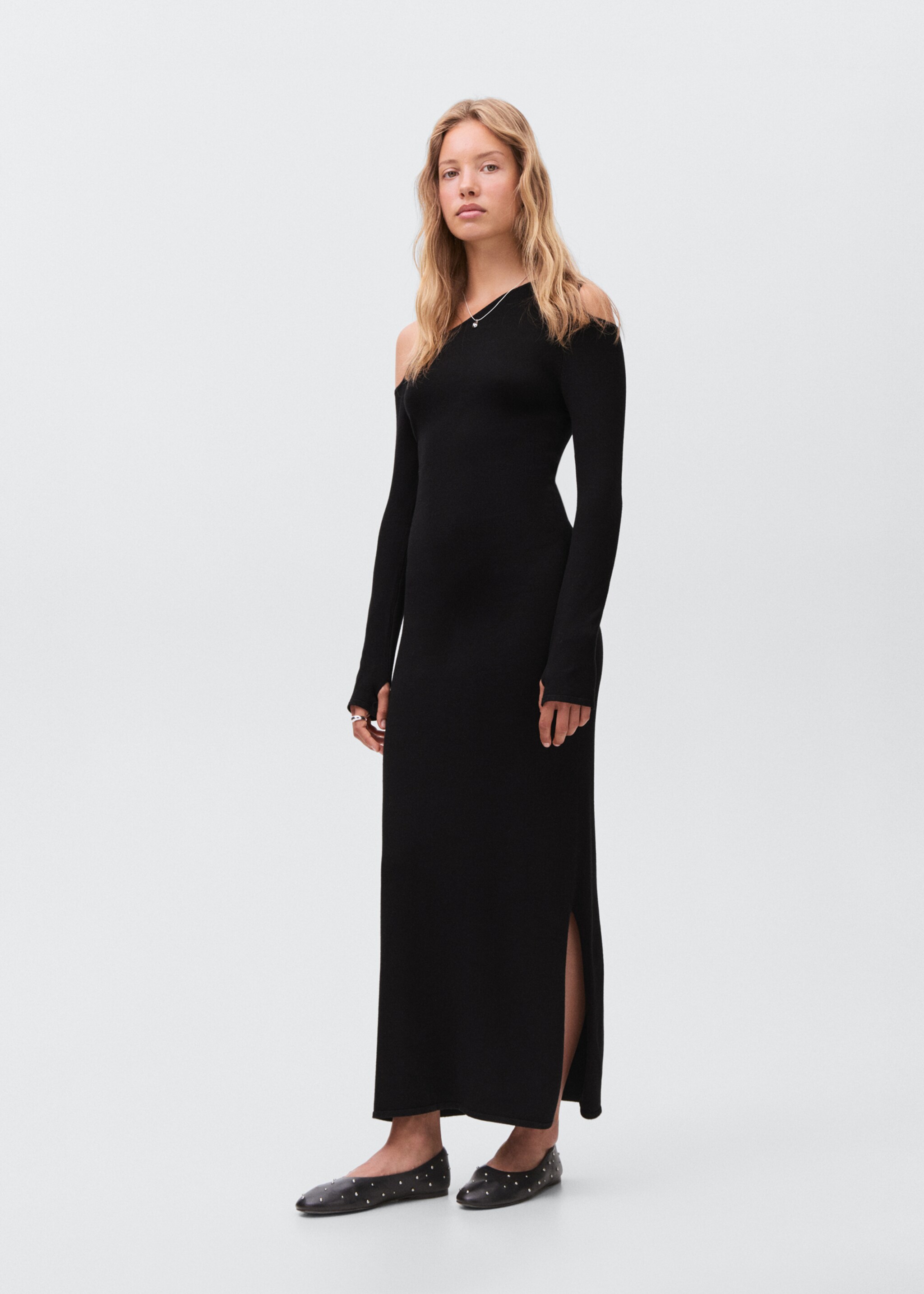 Asymmetrical dress with cut-out - General plane, Black. Ref: 17054777-00.