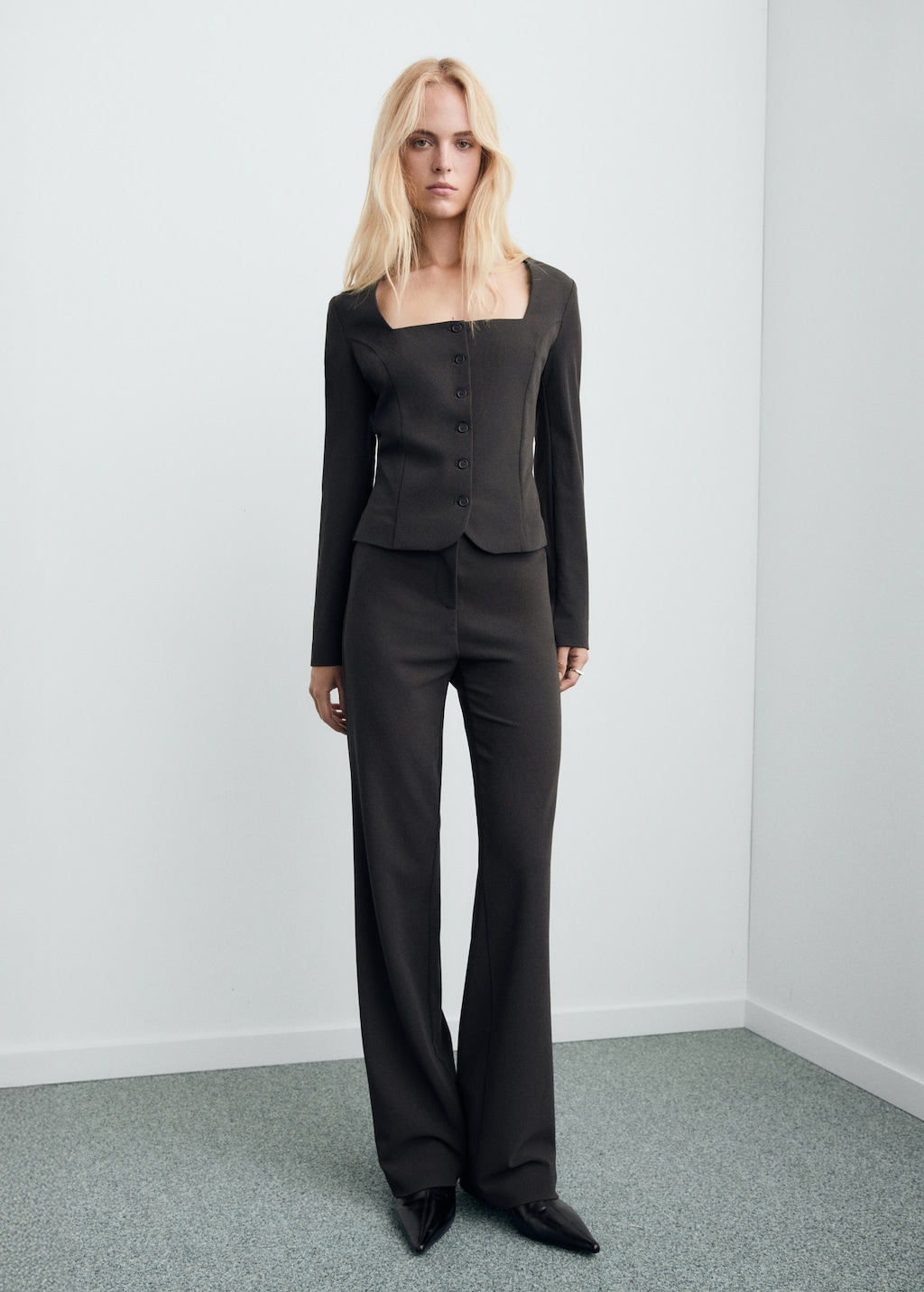 Mango Tailored cropped suit blazer