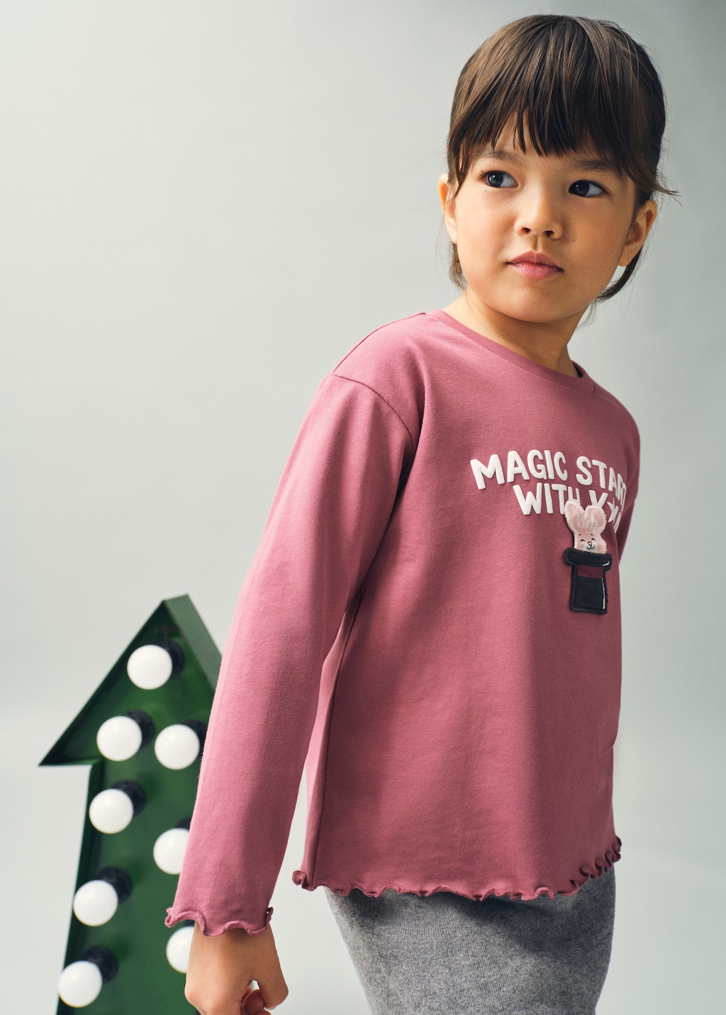 Textured embroidered t-shirt