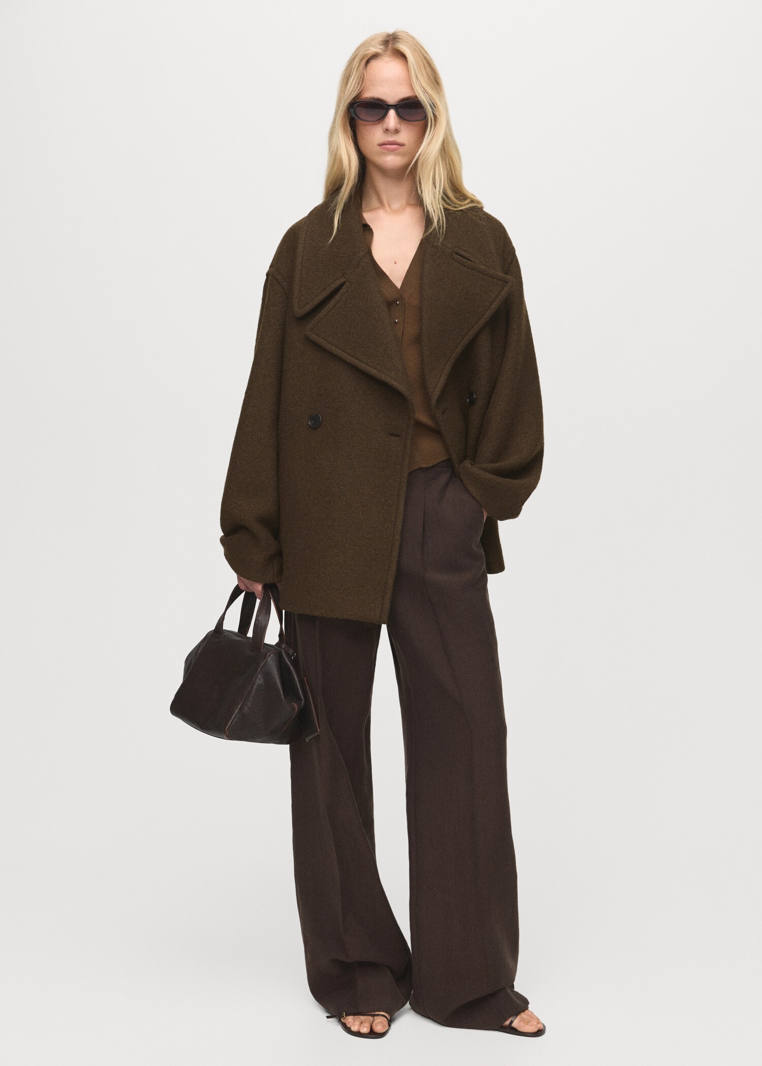 Παλτό από μαλλί oversize με maxi πέτα - Γενικό πλάνο