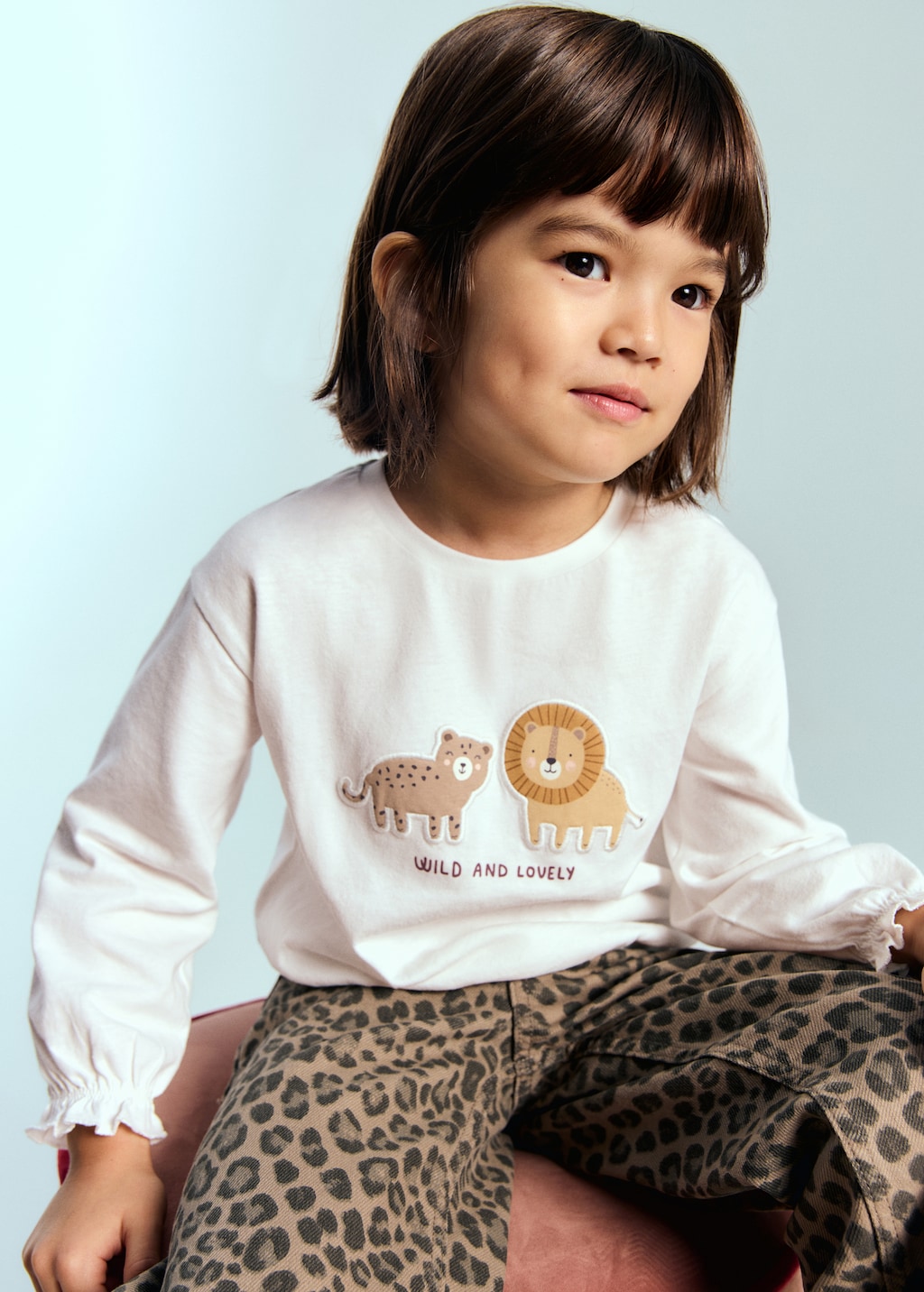 Cotton t-shirt with embroidered lion