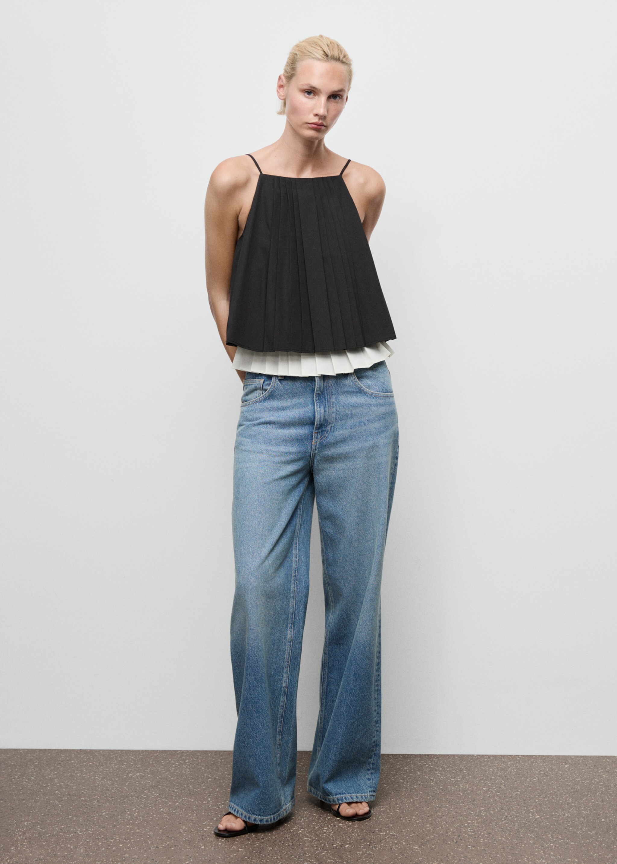 Pleated combined top - General plane, Black. Ref: 17056730-00.