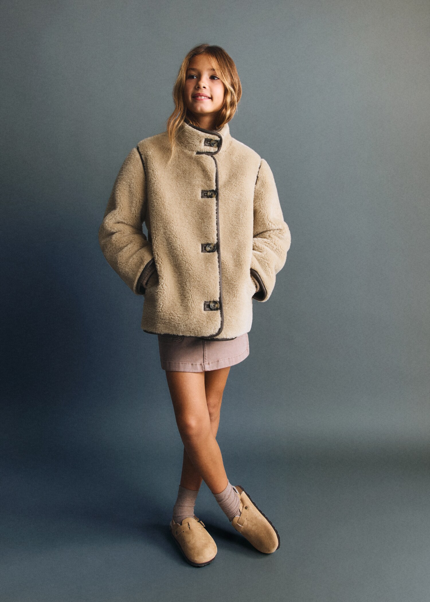 Fur-effect coat with buttons - General plane