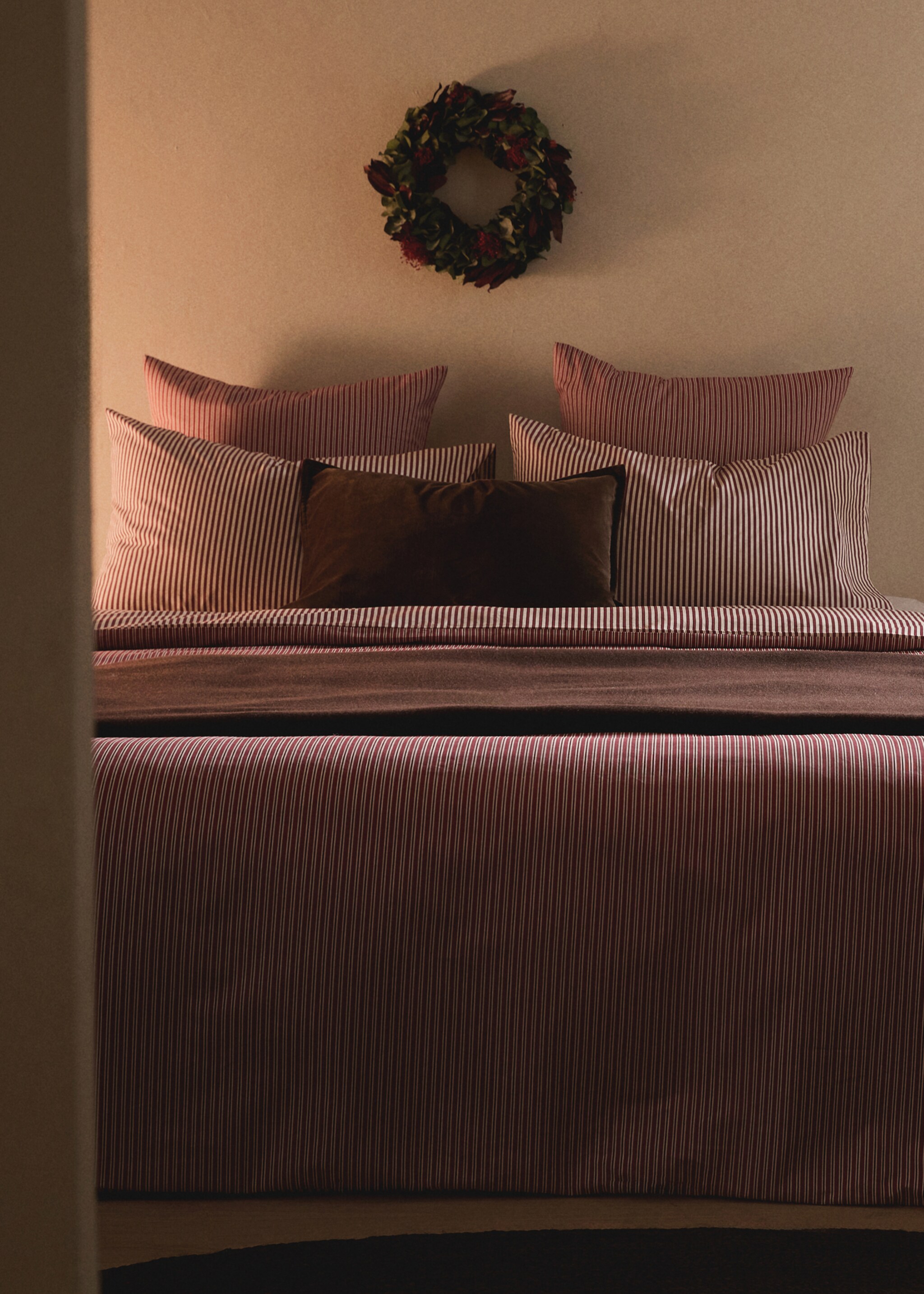 200-thread count percale cotton reversible striped duvet cover for 90cm bed - General plane, Maroon. Ref: 17057784-00.