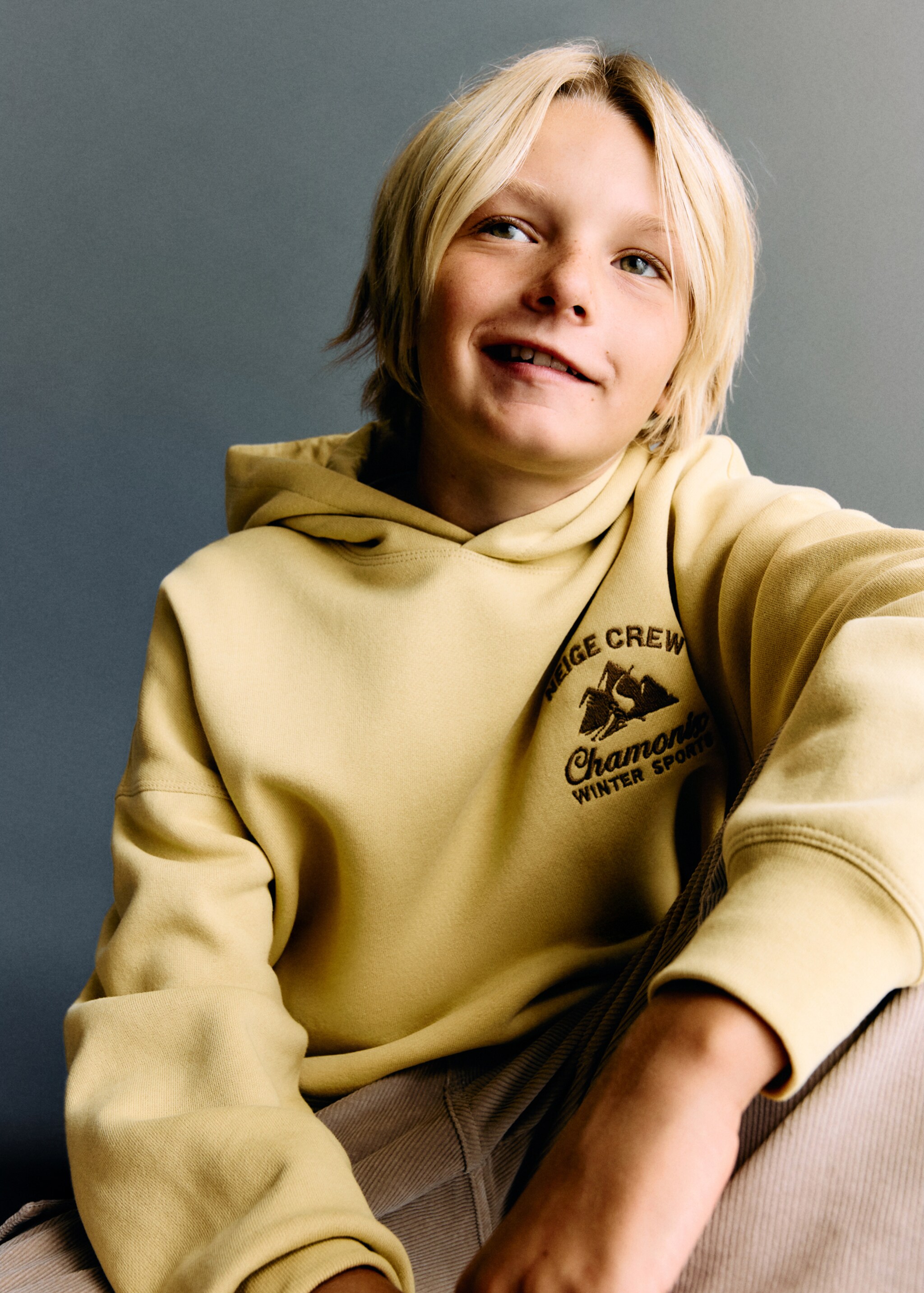 Sweater coton brodé - Plan général, Jaune pastel. Ref: 17057788-00.