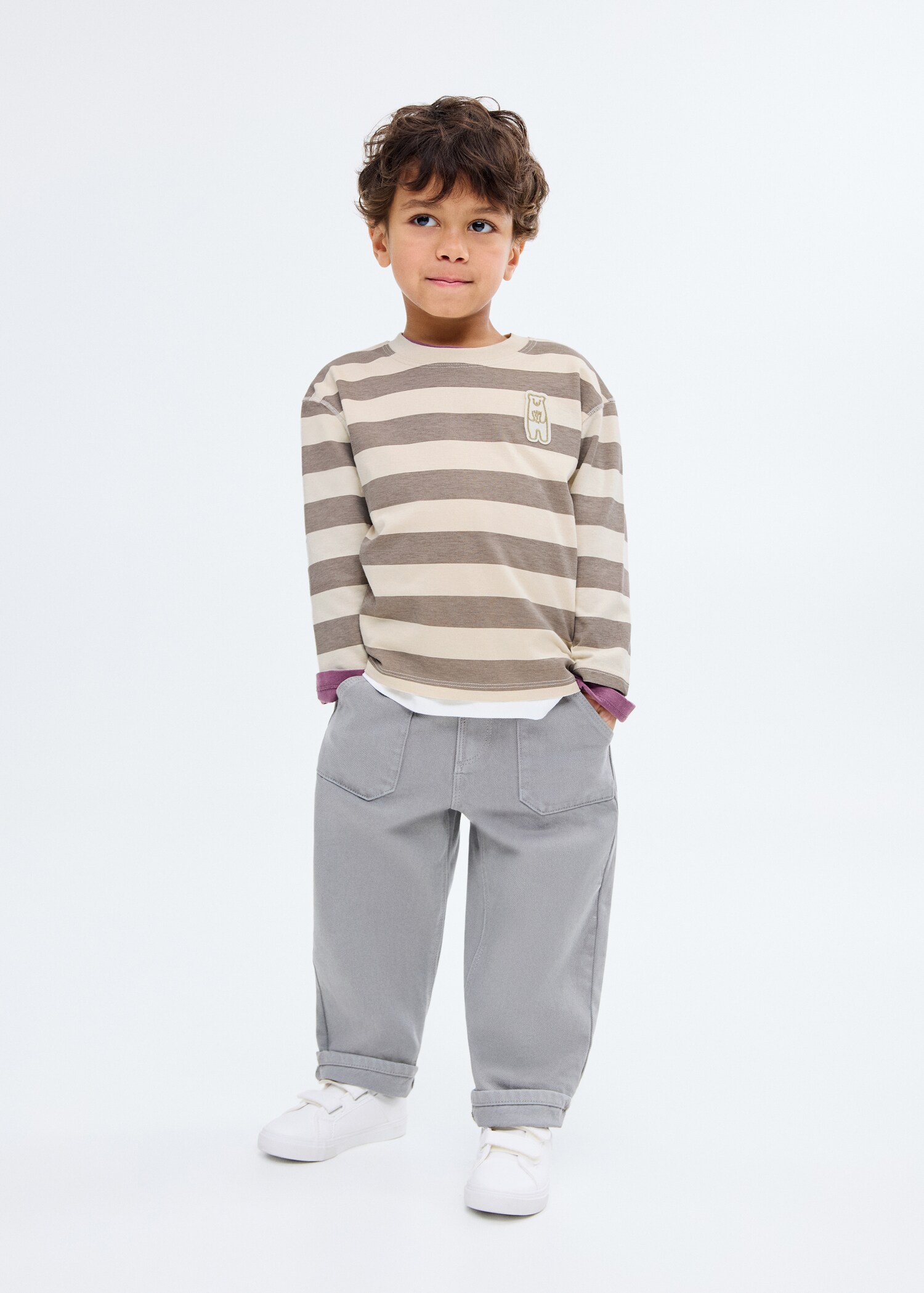 Gestreiftes T-Shirt mit Patch - Allgemeine Ansicht