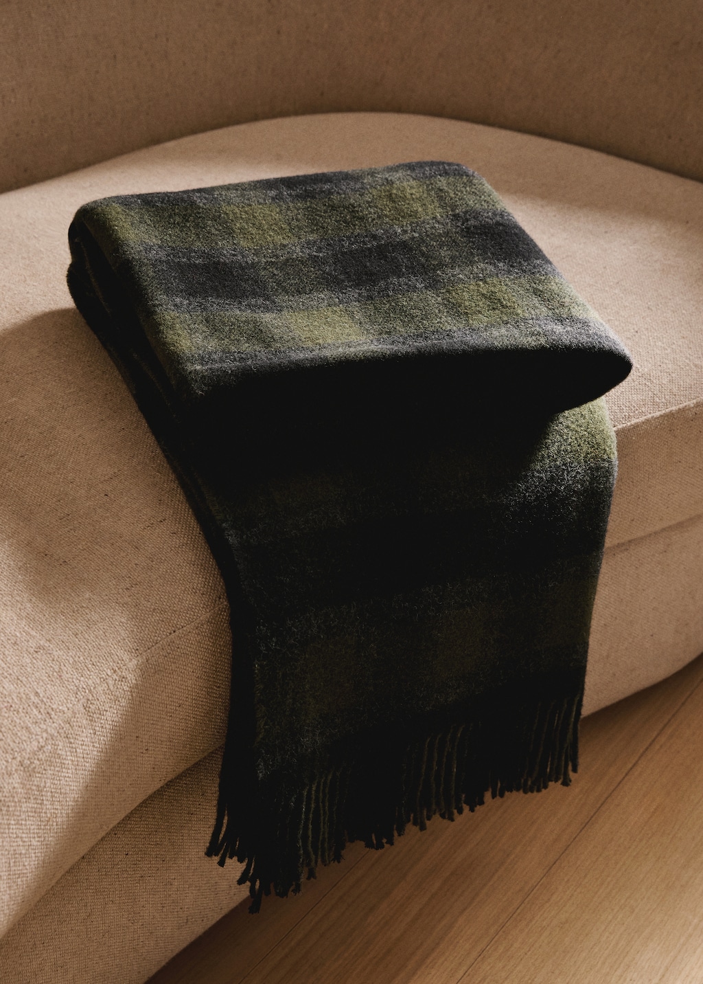 Wool check-print blanket