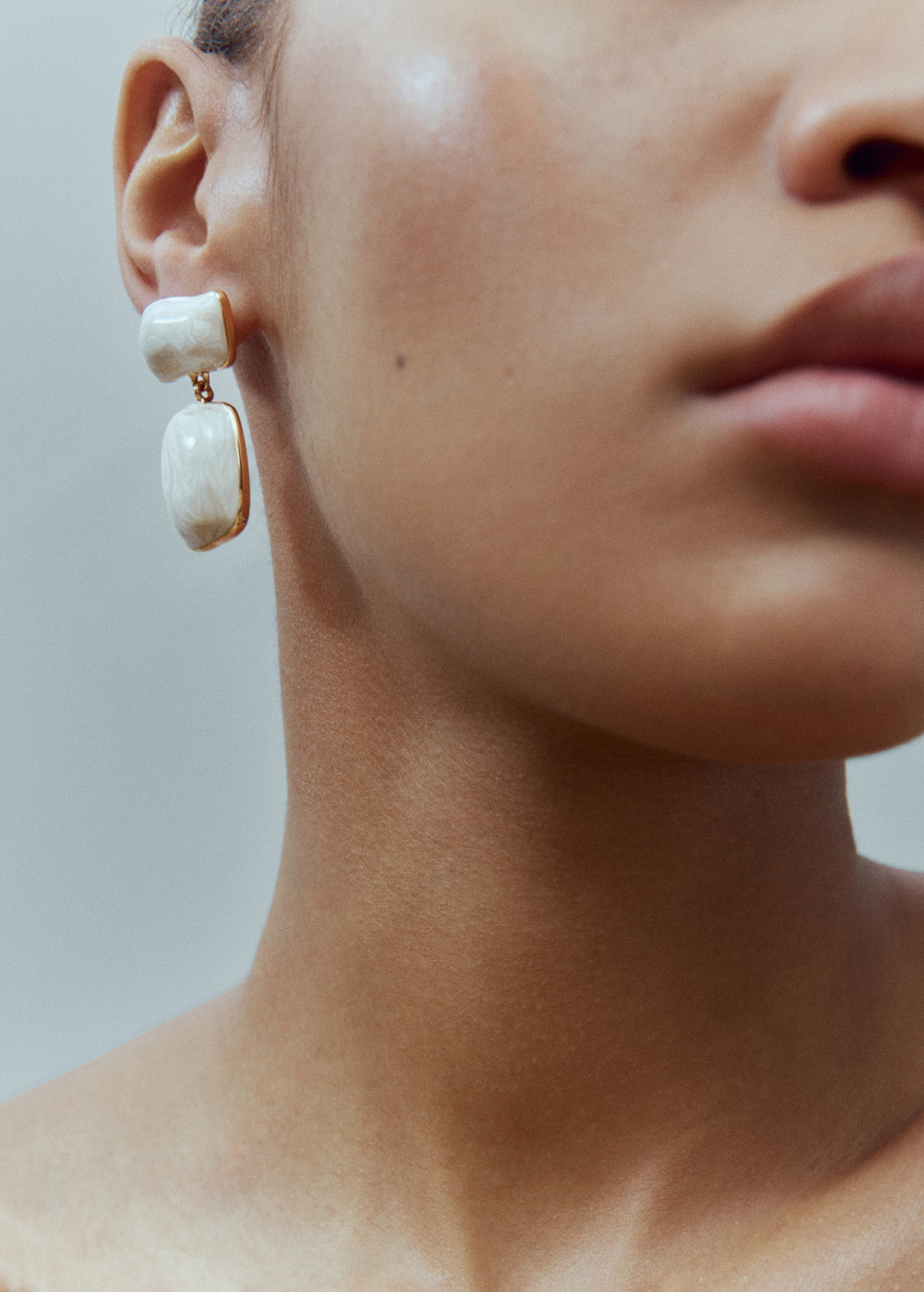 Beaded drop earrings - General plane