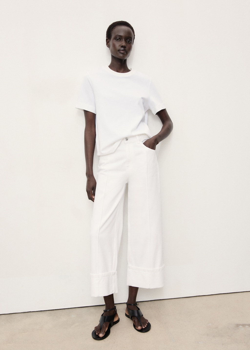 Wide leg cropped jeans with rolled-up hem - image 2