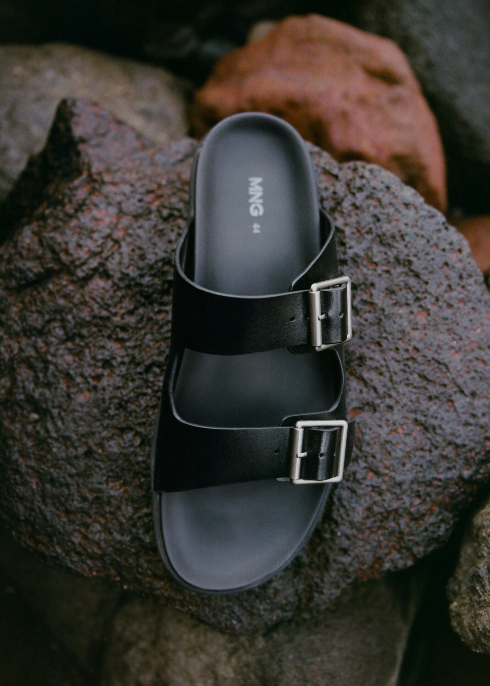Leren sandalen met gespen - Overzichtstekening