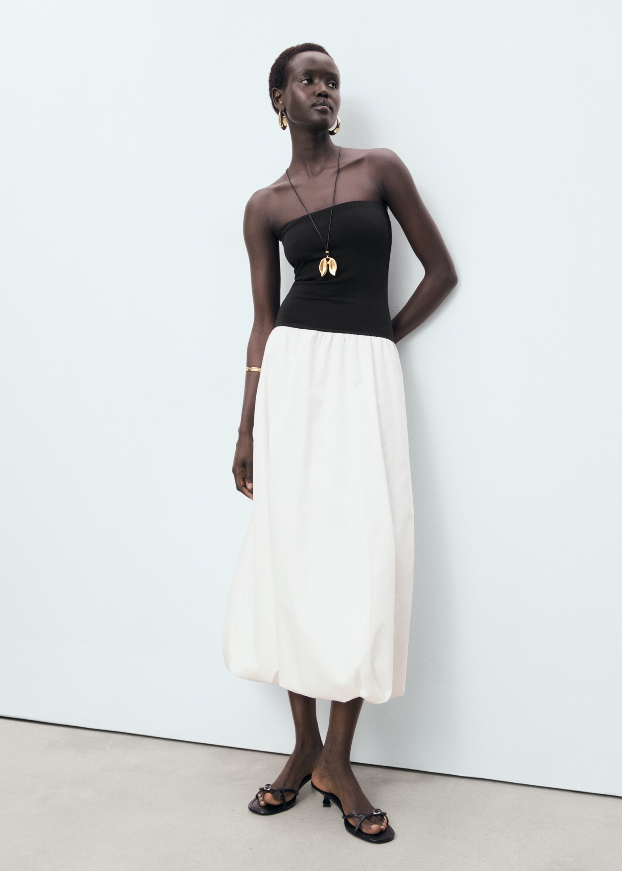 Combined knitted balloon dress - General plane