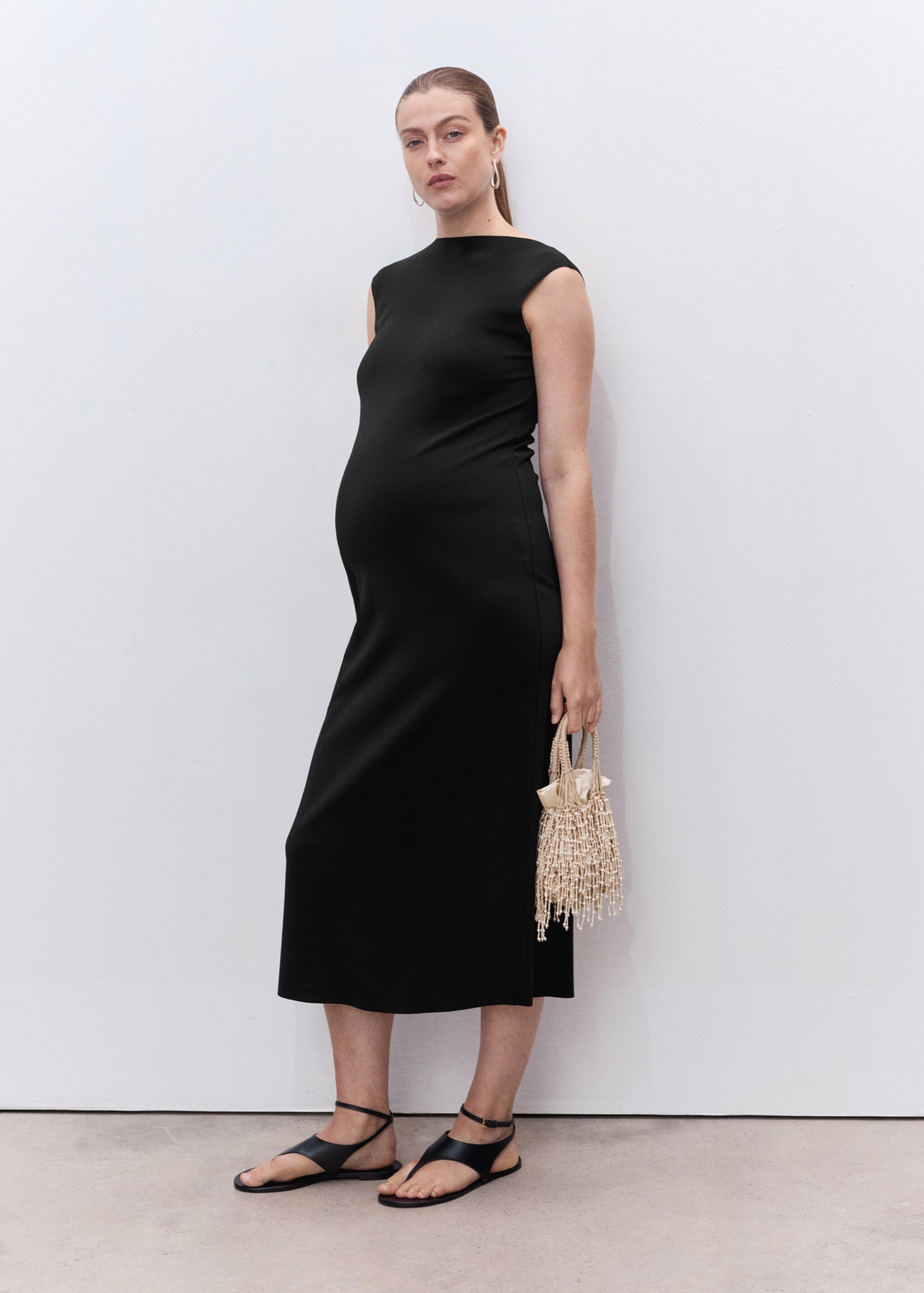 Rochie midi cu deschidere la spate - Plan general