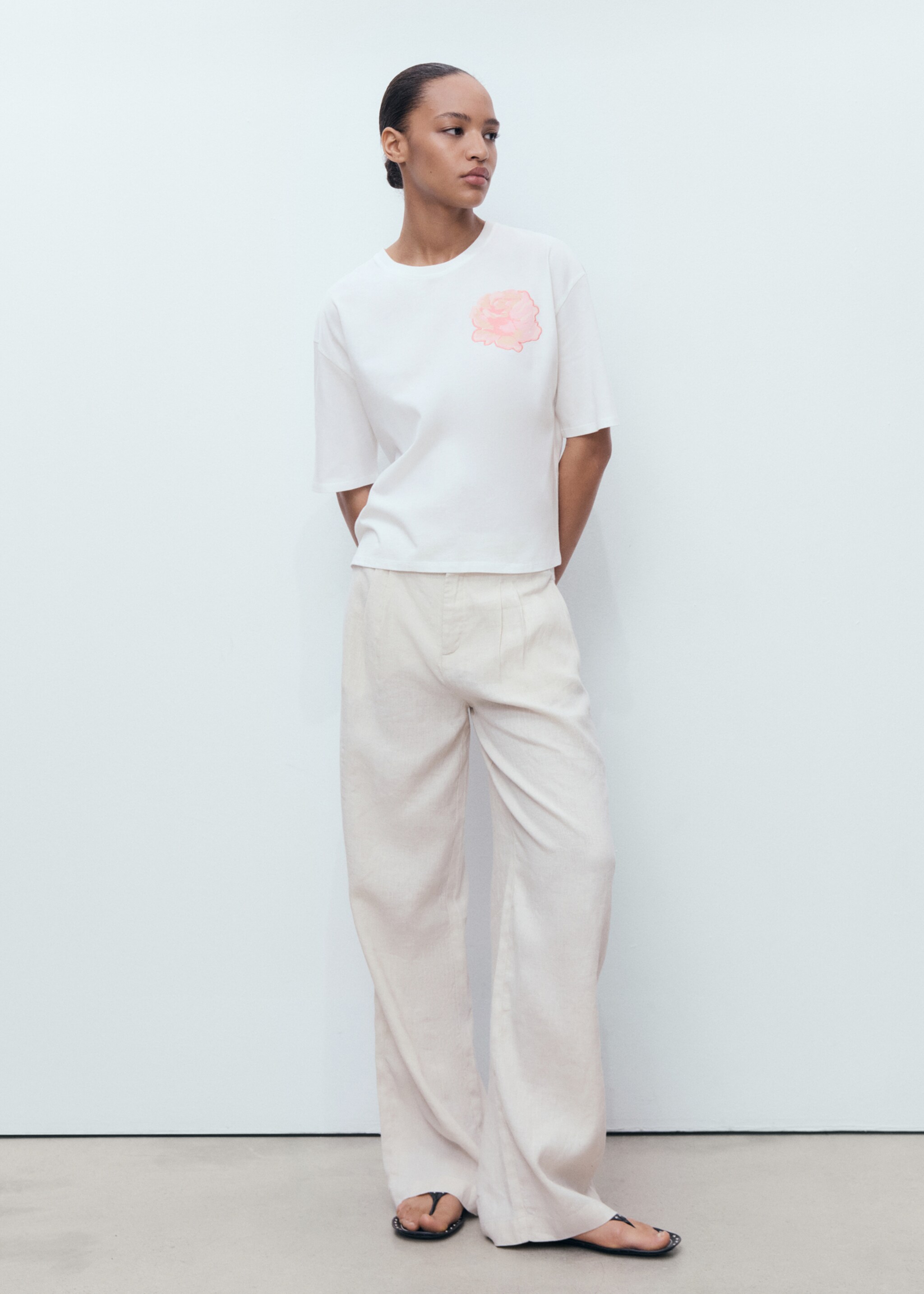 Cotton t-shirt with flower detail - General plane, Off White. Ref: 17061258-00.