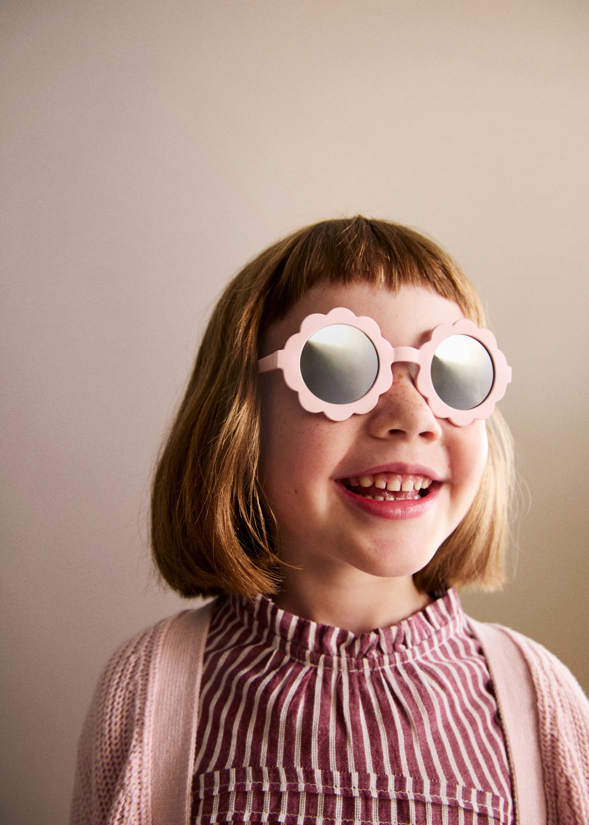 Flower sunglasses - General plane, Pale Pink. Ref: 17061272-00.