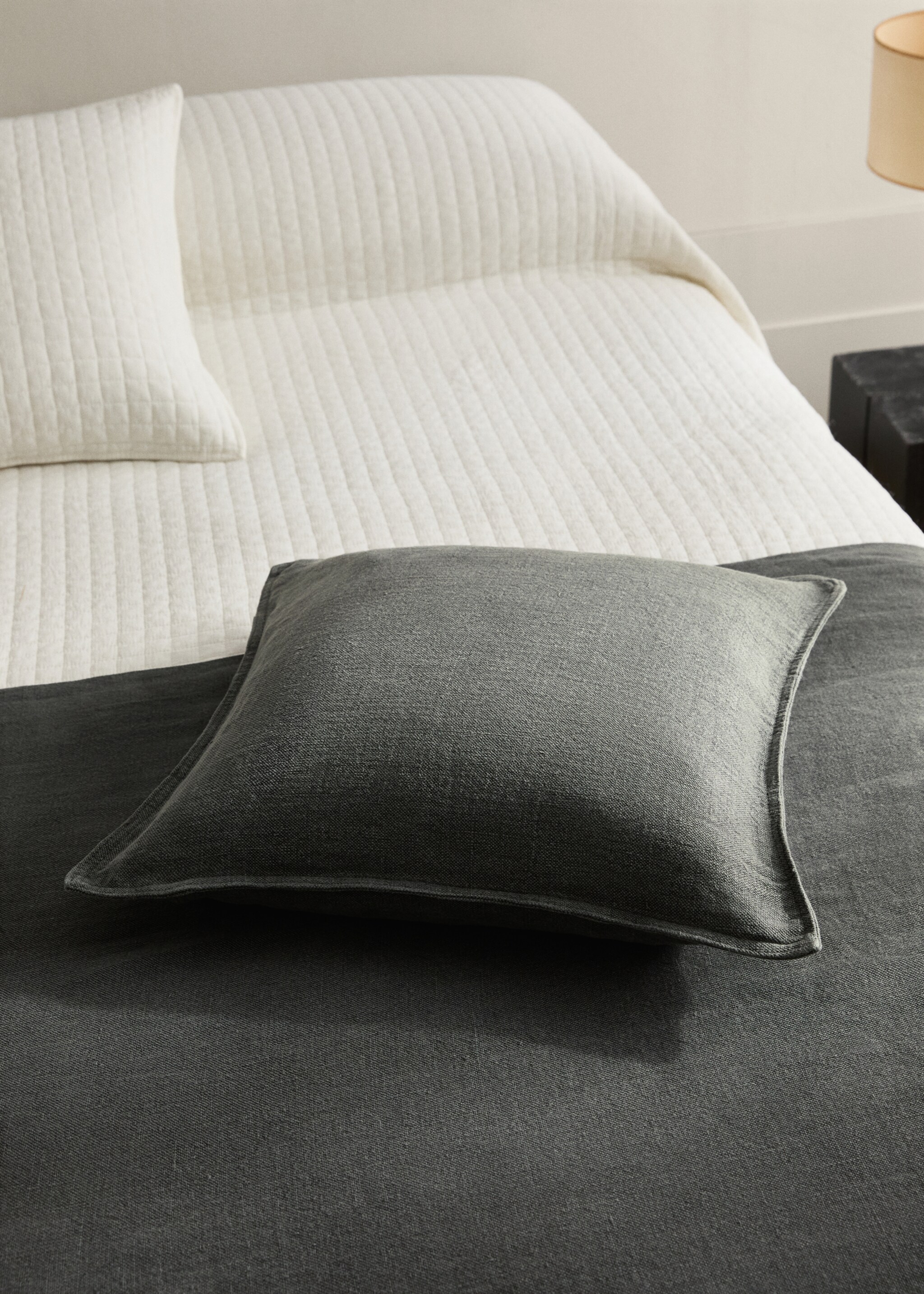 Kuddfodral i linne garment-dyed 45x45 cm - Allmän bild