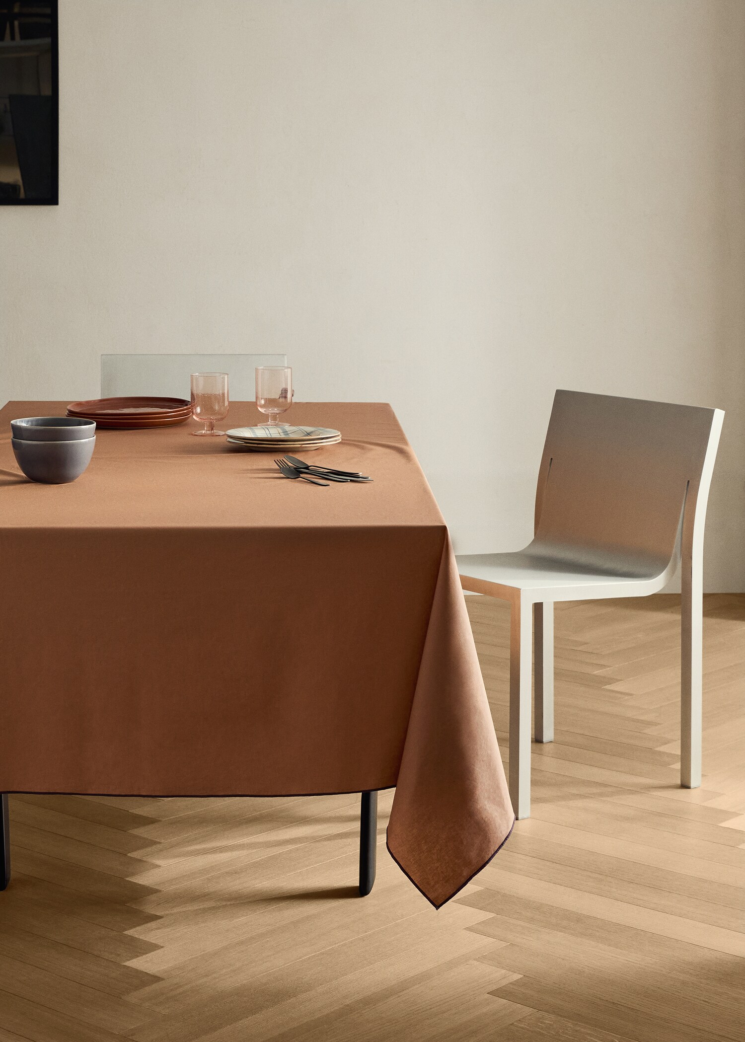 Resin cotton overlocked tablecloth 8 to 10 diners - General plane