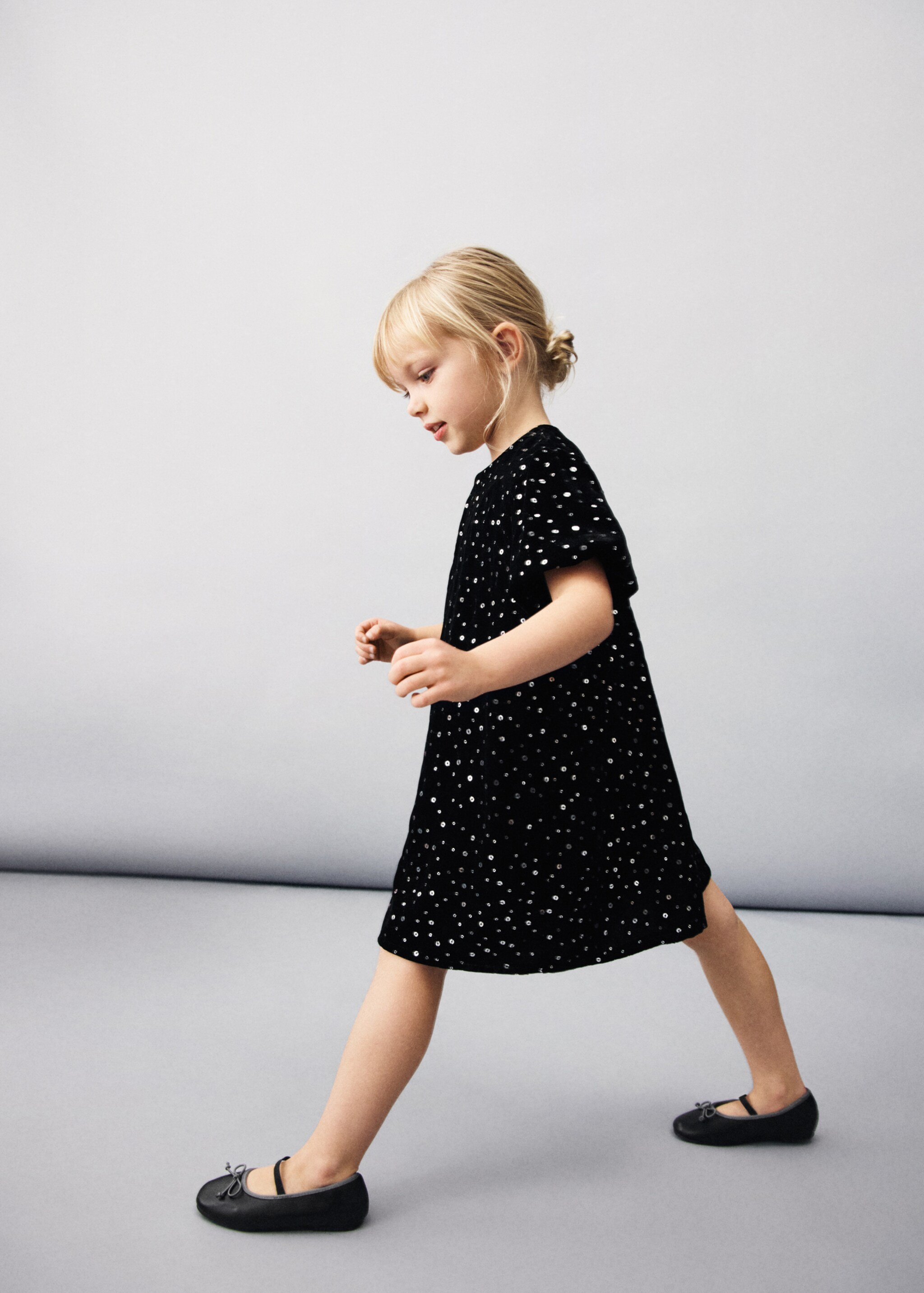 Two-tone ballet flats with bow - General plane, Black. Ref: 17062909-00.