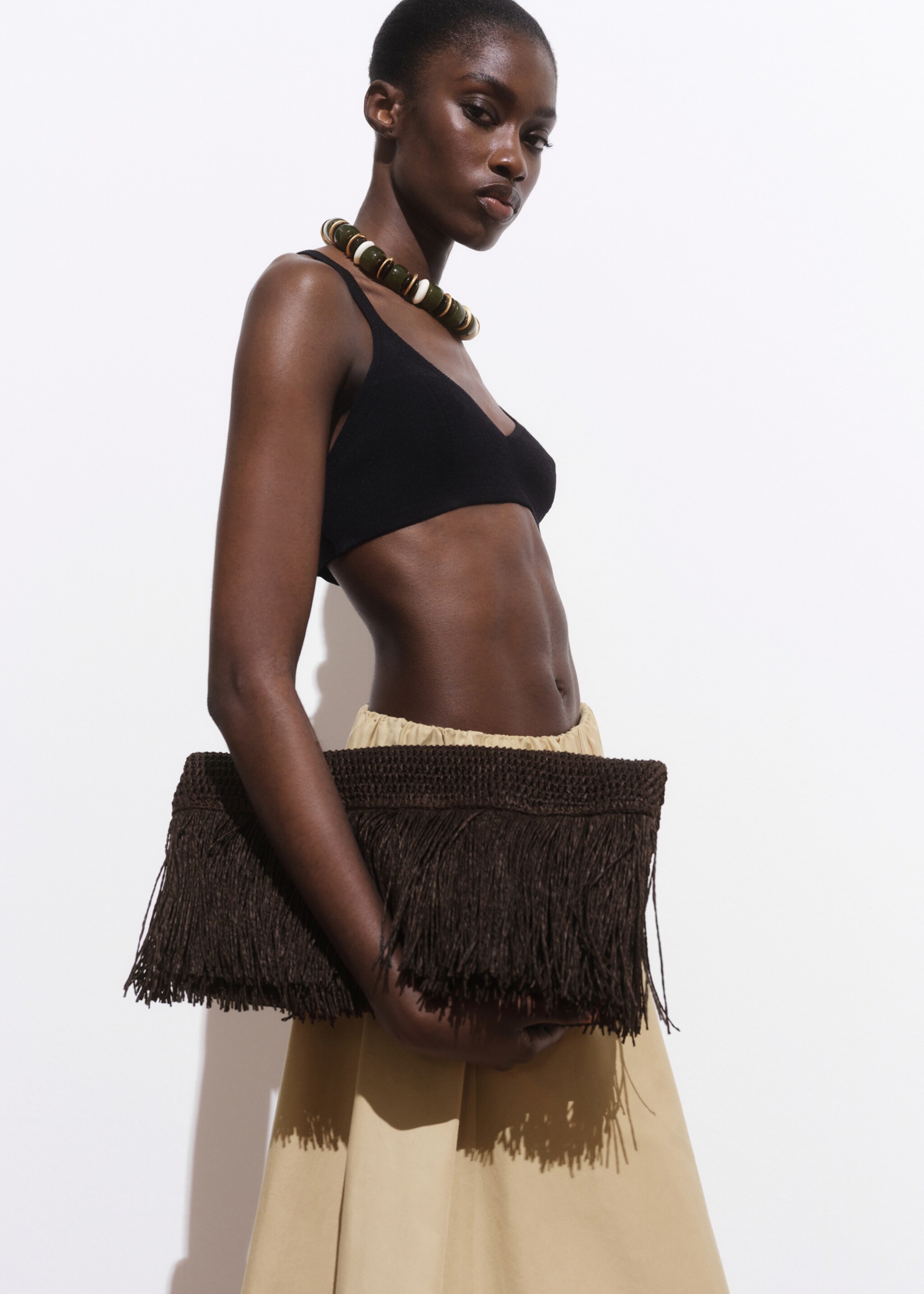 Natural fibre handbag with fringes - General plane