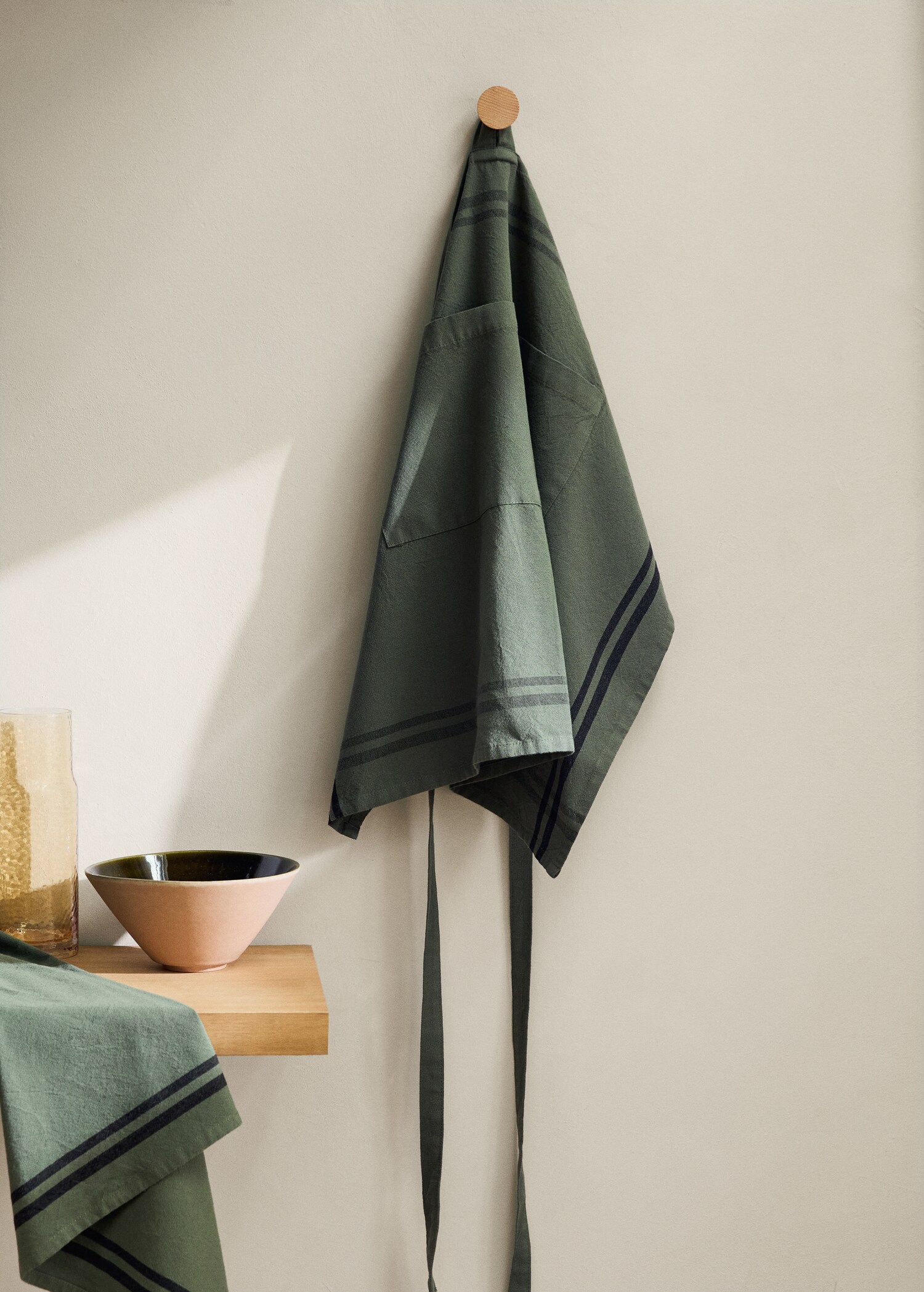 Overdyed striped apron - General plane