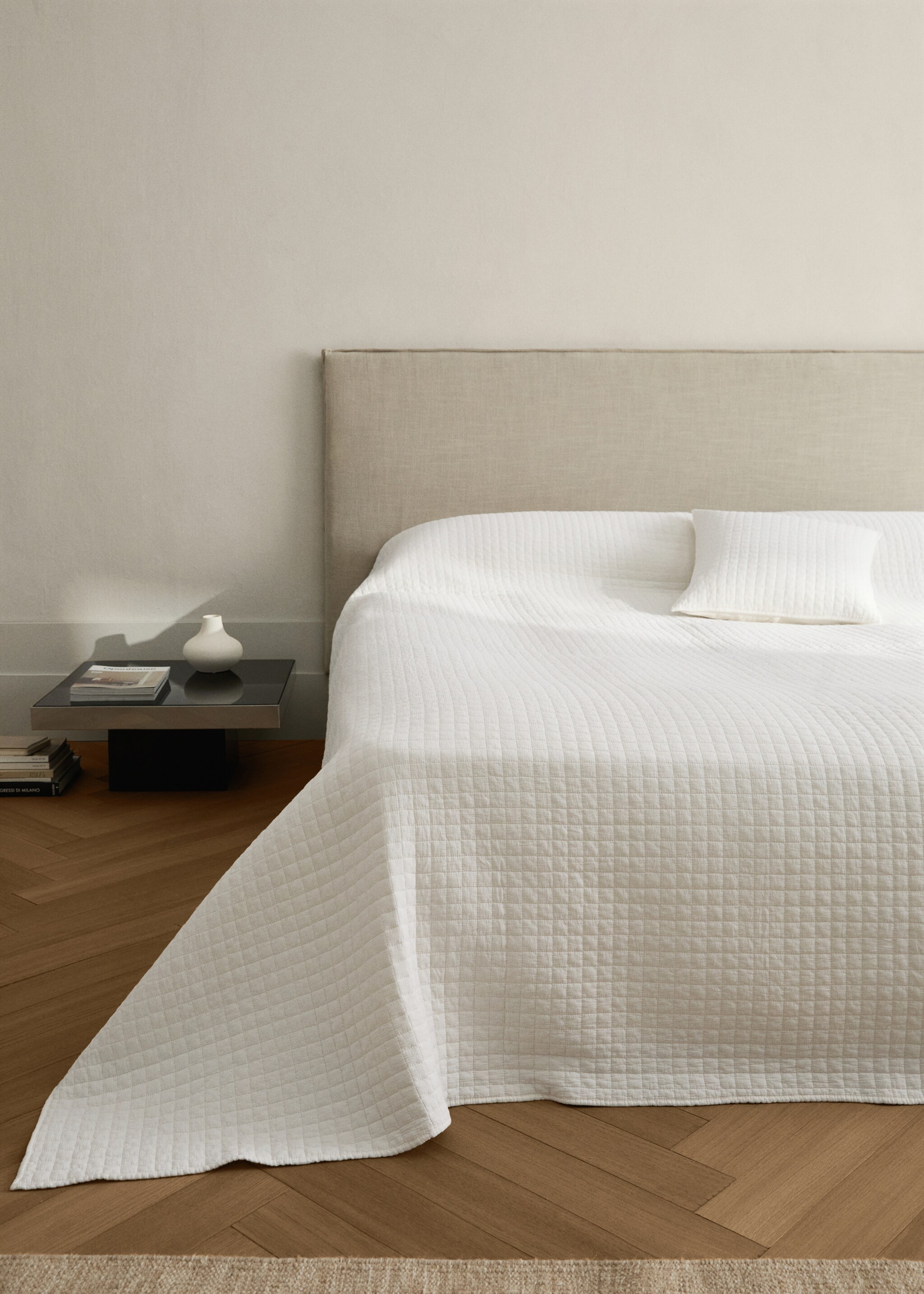 Cotton garment-dyed check bedspread for 180/200 cm bed - General plane, Ecru. Ref: 17063808-00.