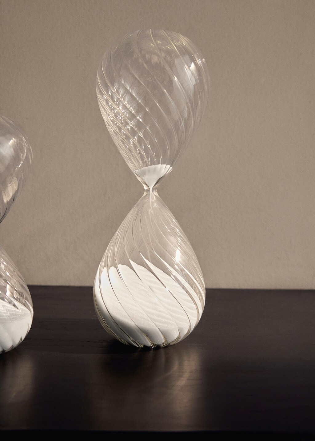 Large spiral hourglass