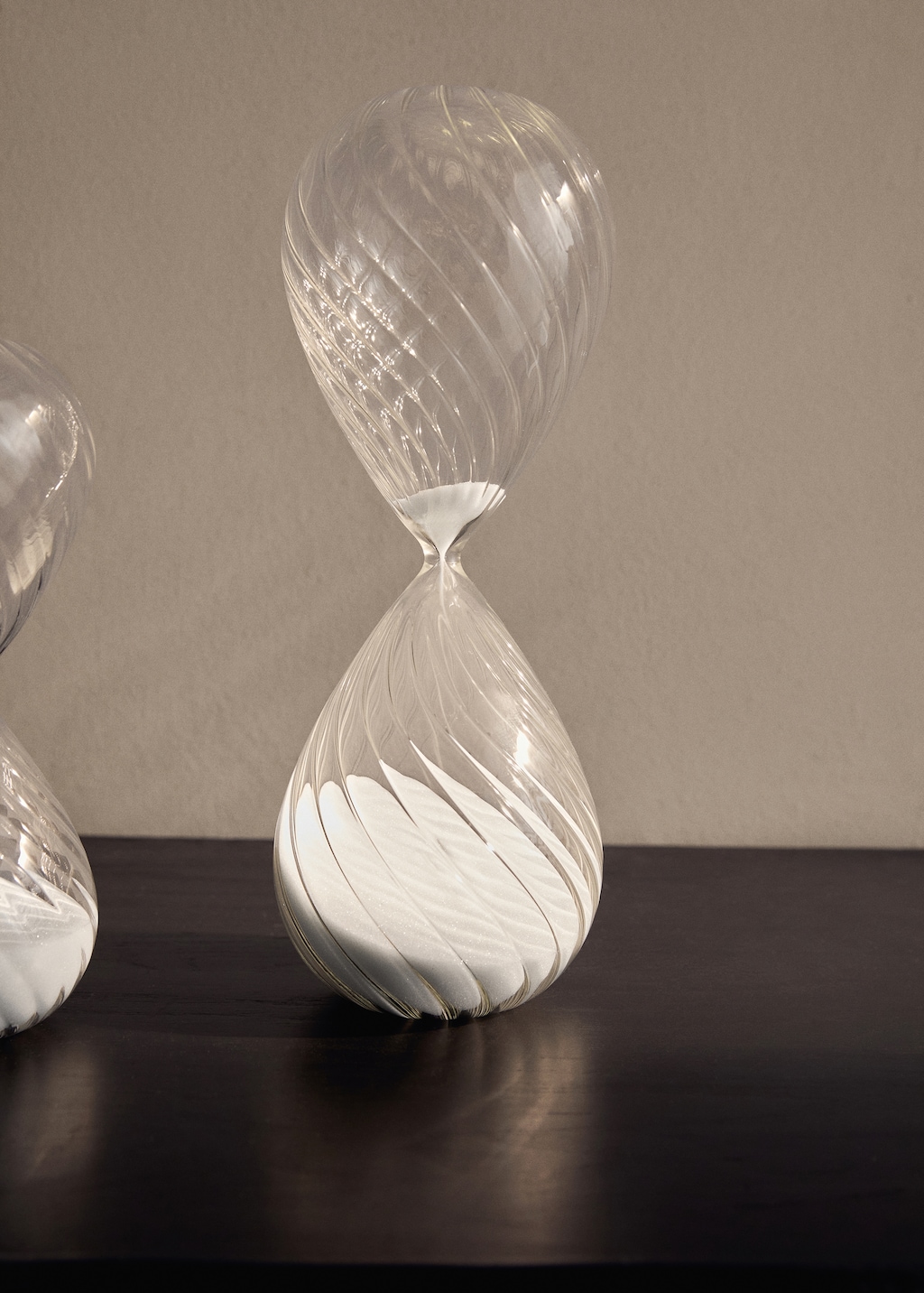 Large spiral hourglass