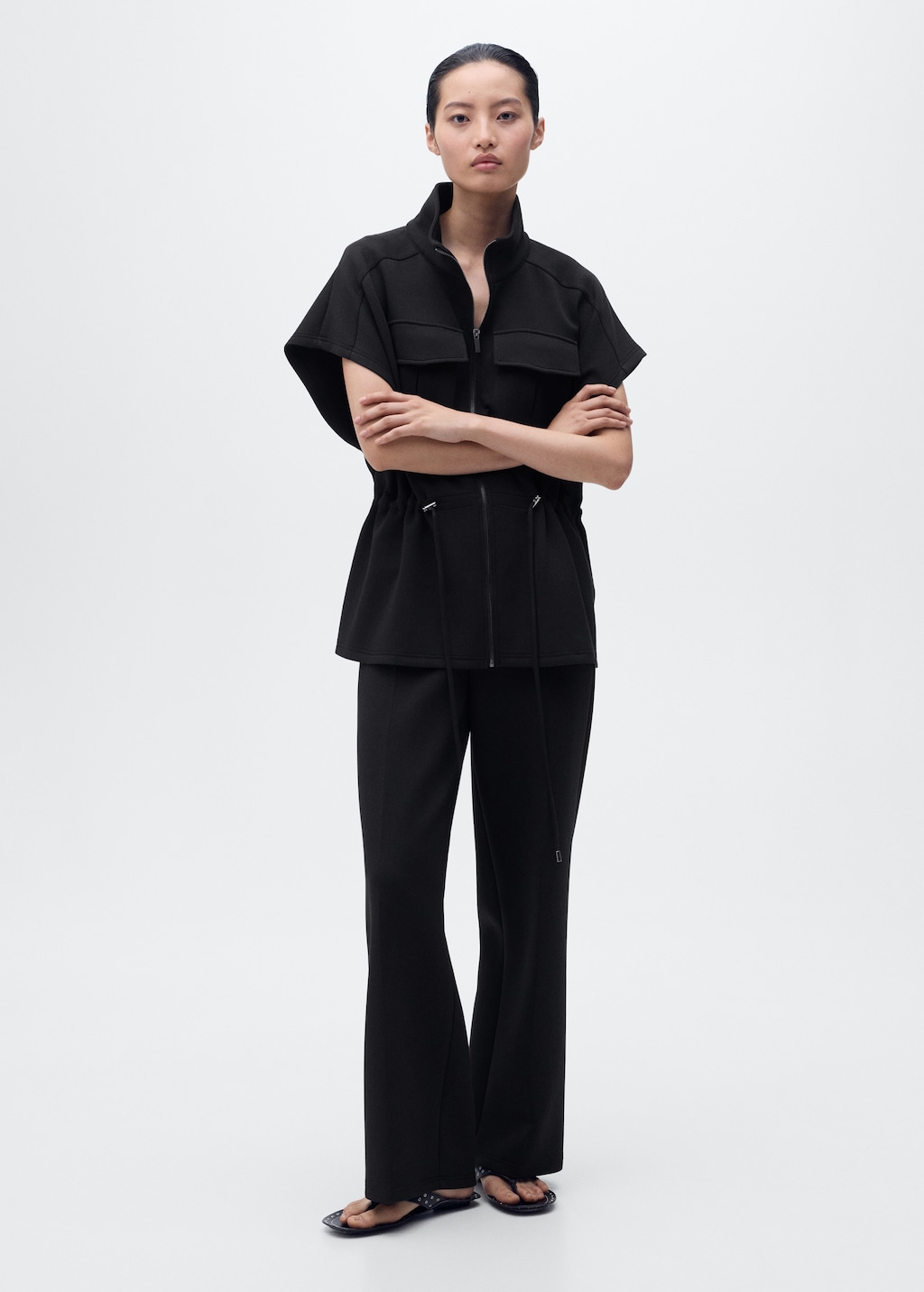 Short-sleeved jacket with adjustable waistband