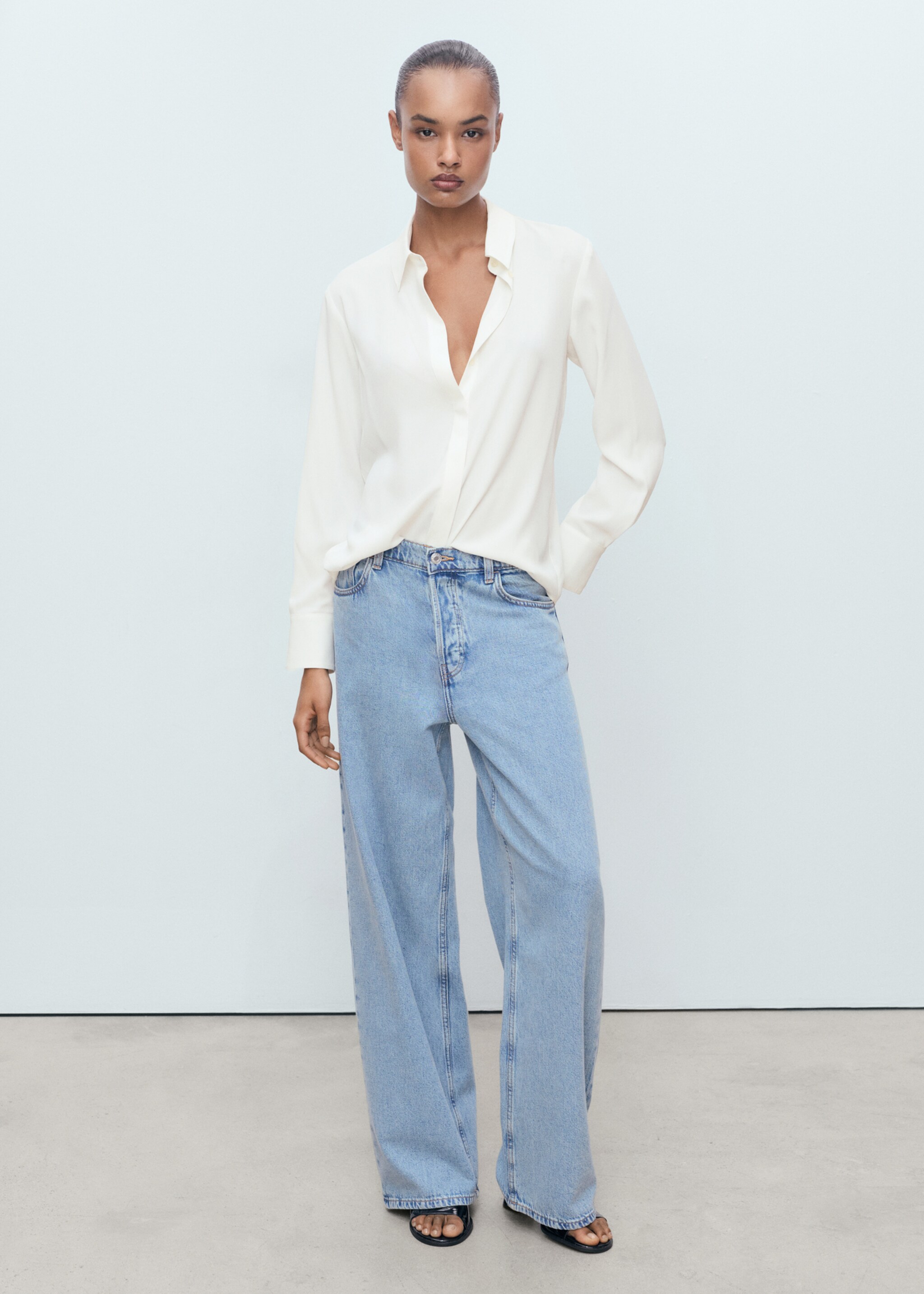 Long-sleeved flowing shirt - General plane