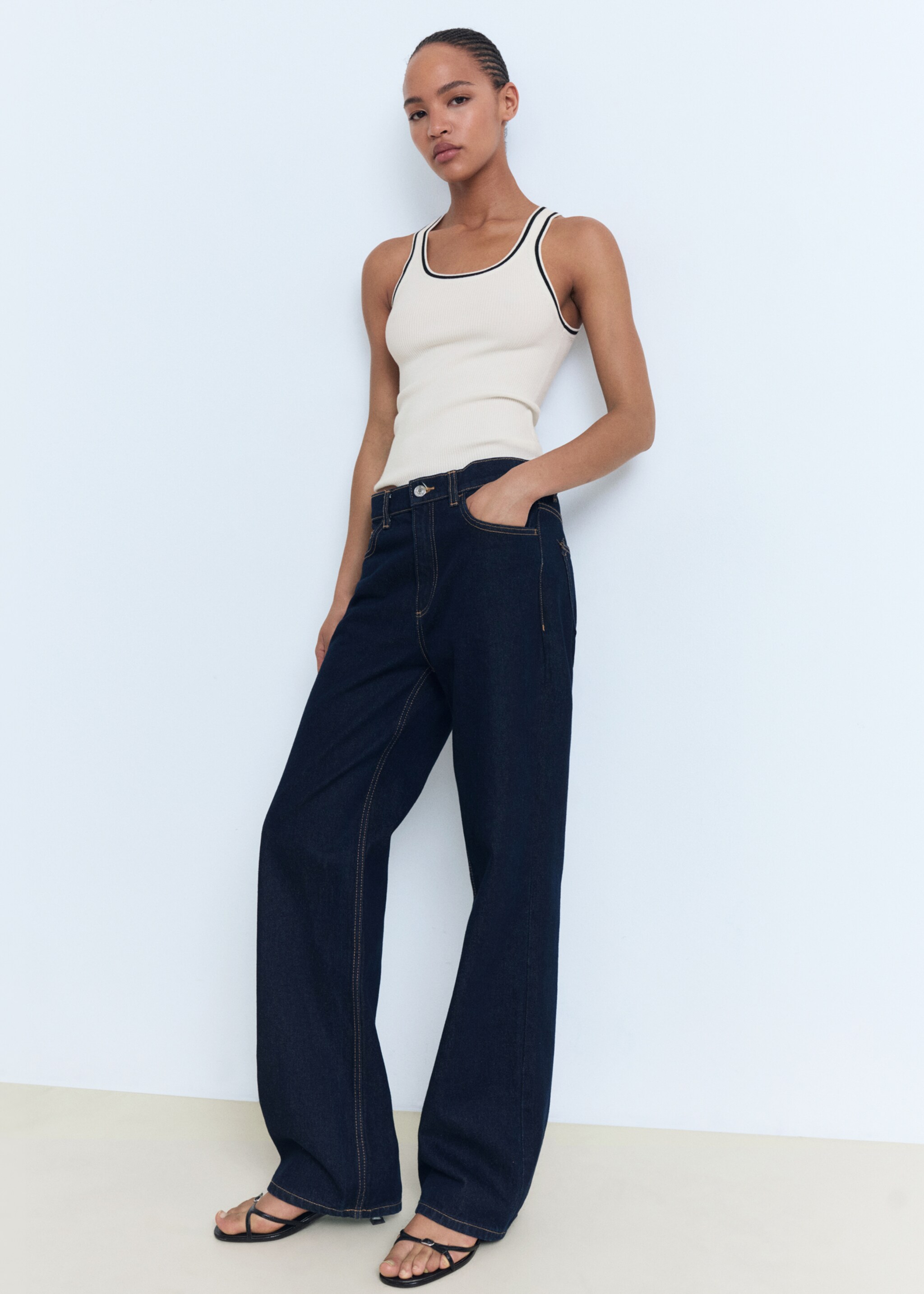 Knitted top with contrast details - General plane