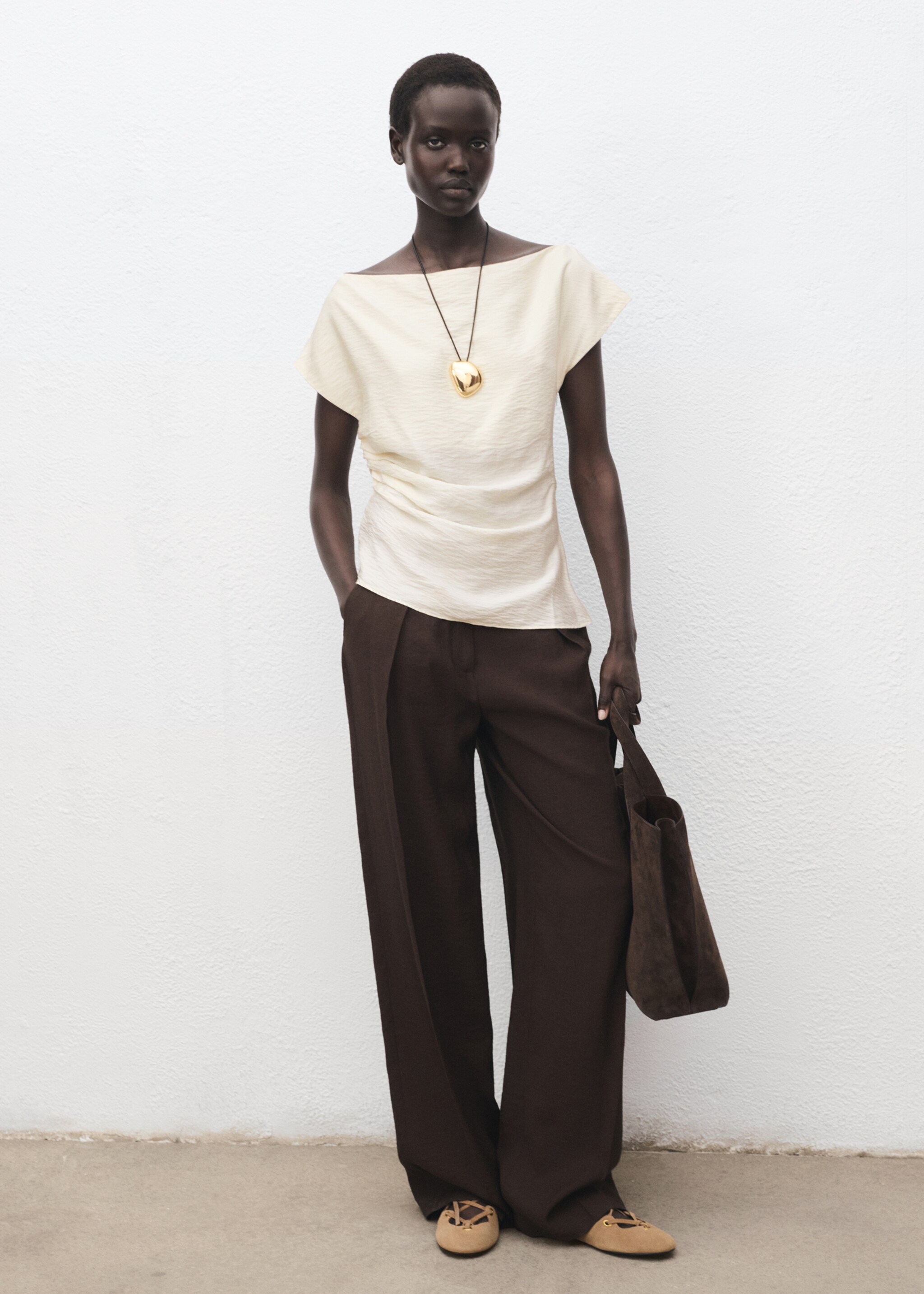 Modal blouse with an asymmetric collar - General plane, White. Ref: 17064100-00.