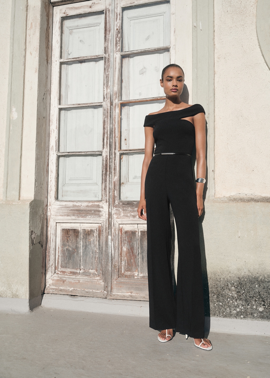 Long jumpsuit with asymmetrical neck