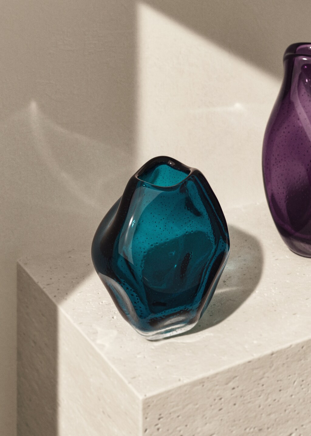 Vase bas en verre irrégulier - Home | MANGO France métropolitaine