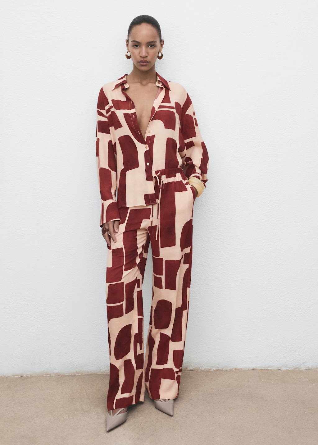 Fluid pants with geometric pattern