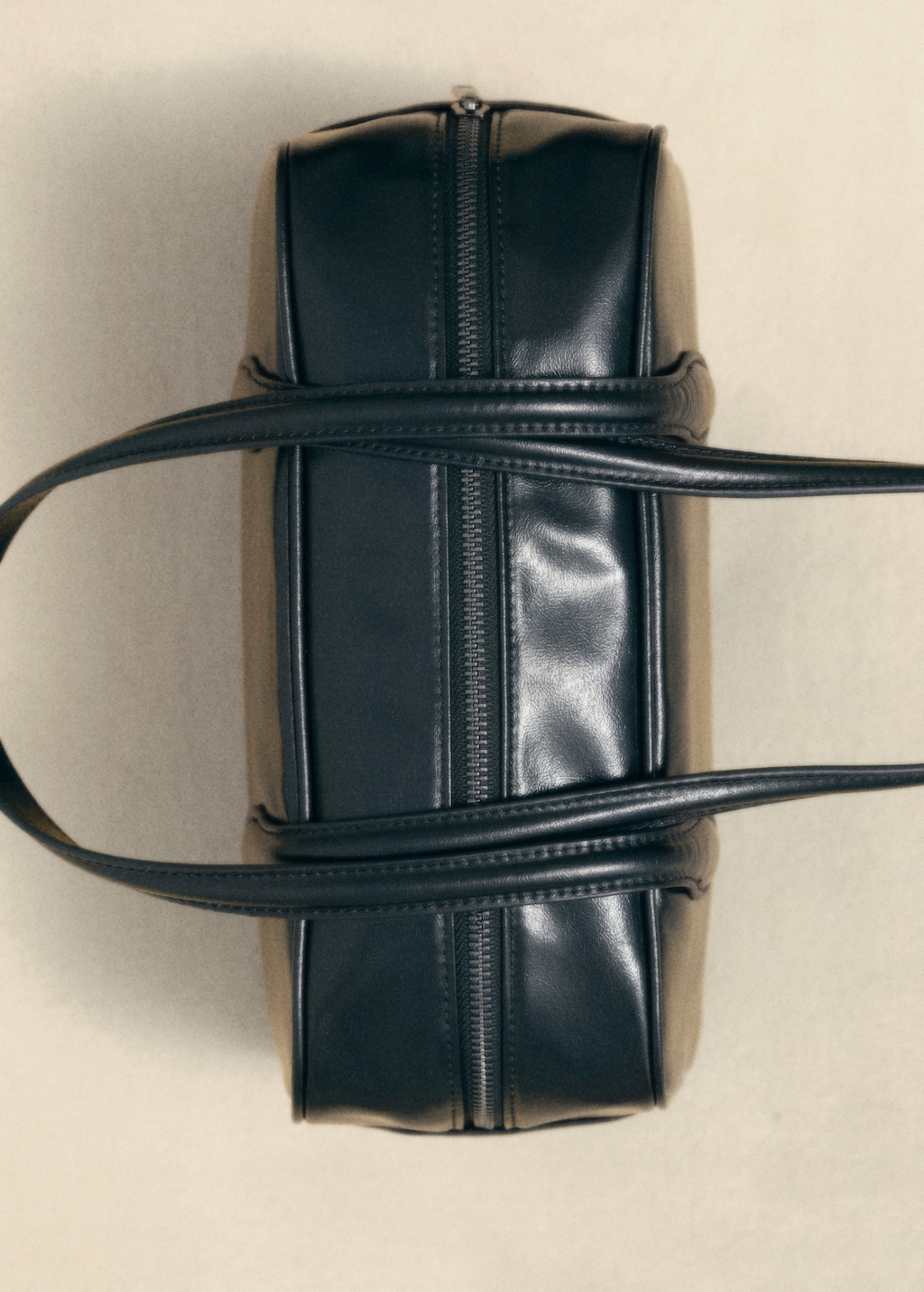 Bowling bag with leather-effect finish - Teen | MANGO Canada