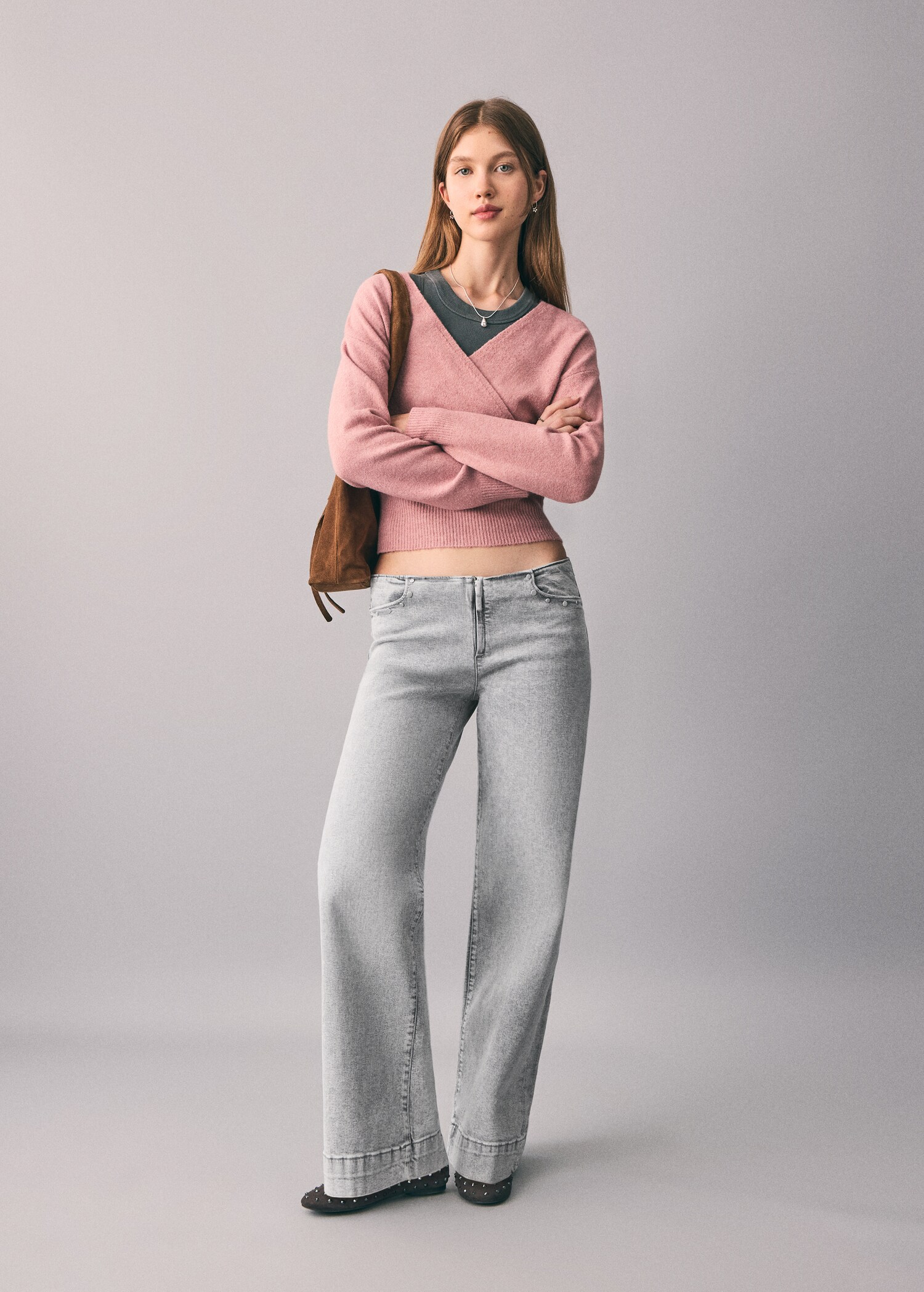 Wideleg-Jeans mit Nieten - Allgemeine Ansicht
