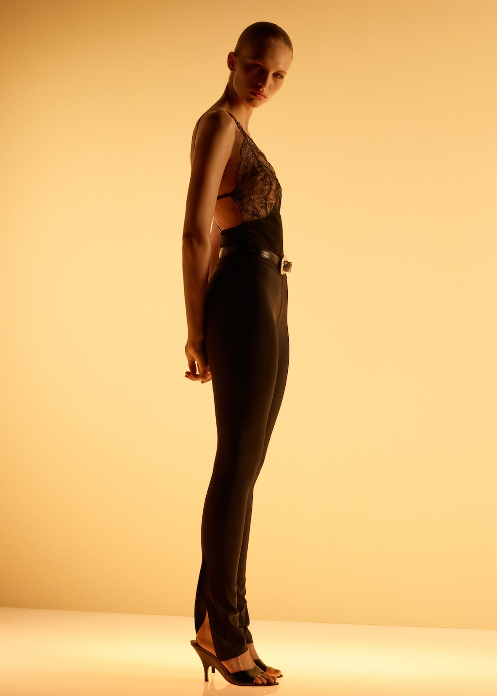 Leggings with zipped hem