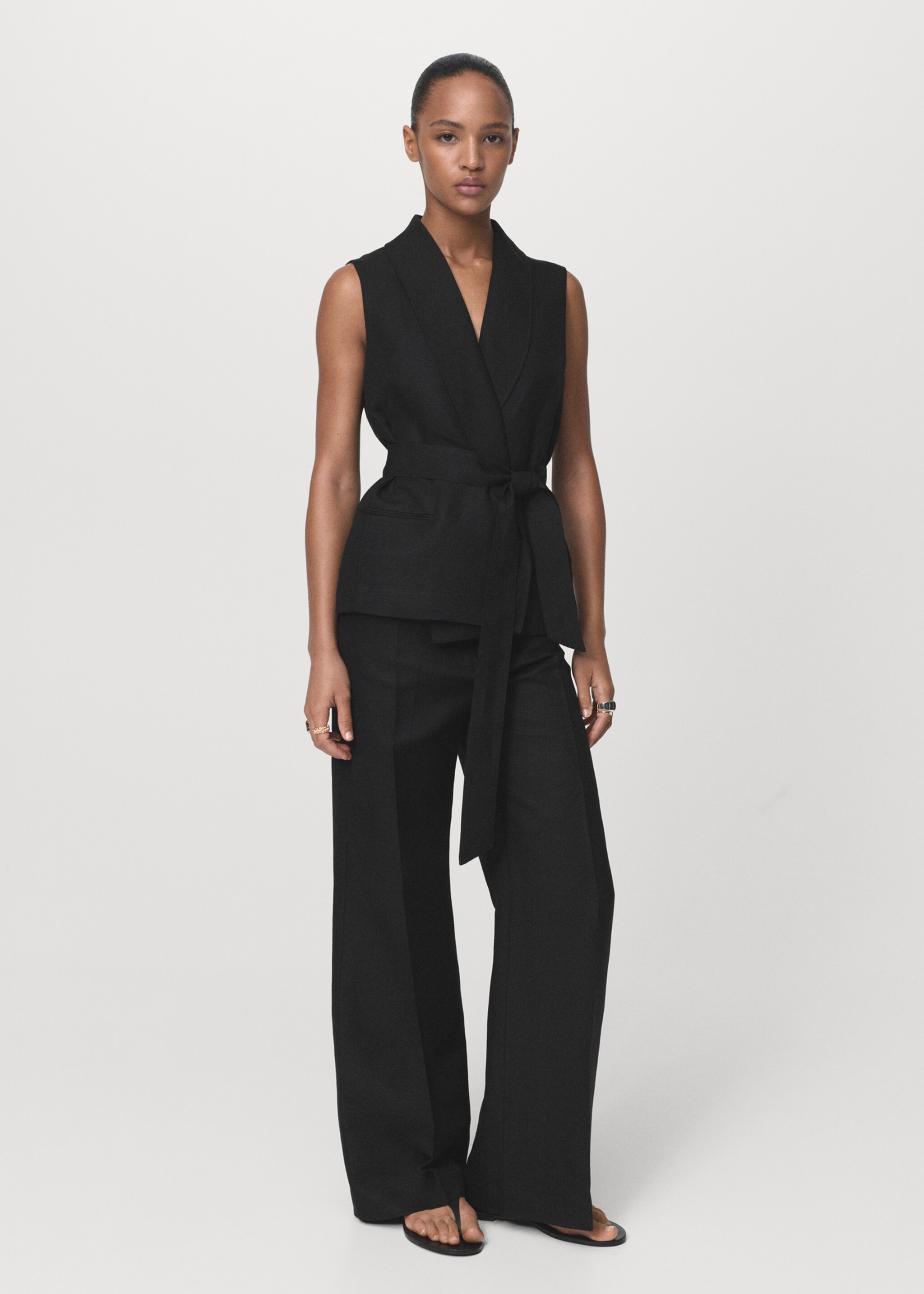 Linen suit waistcoat with belt - General plane, Black. Ref: 17066734-00.