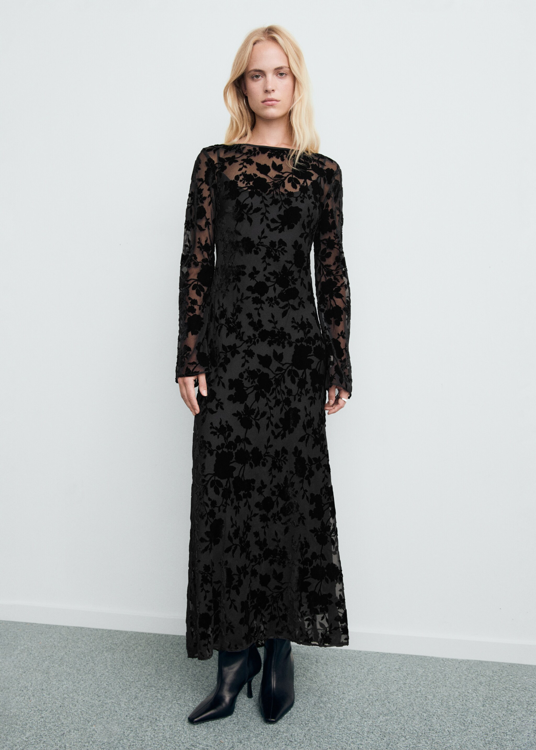 Floral jacquard dress with bell sleeves - General plane, Black. Ref: 17067136-00.
