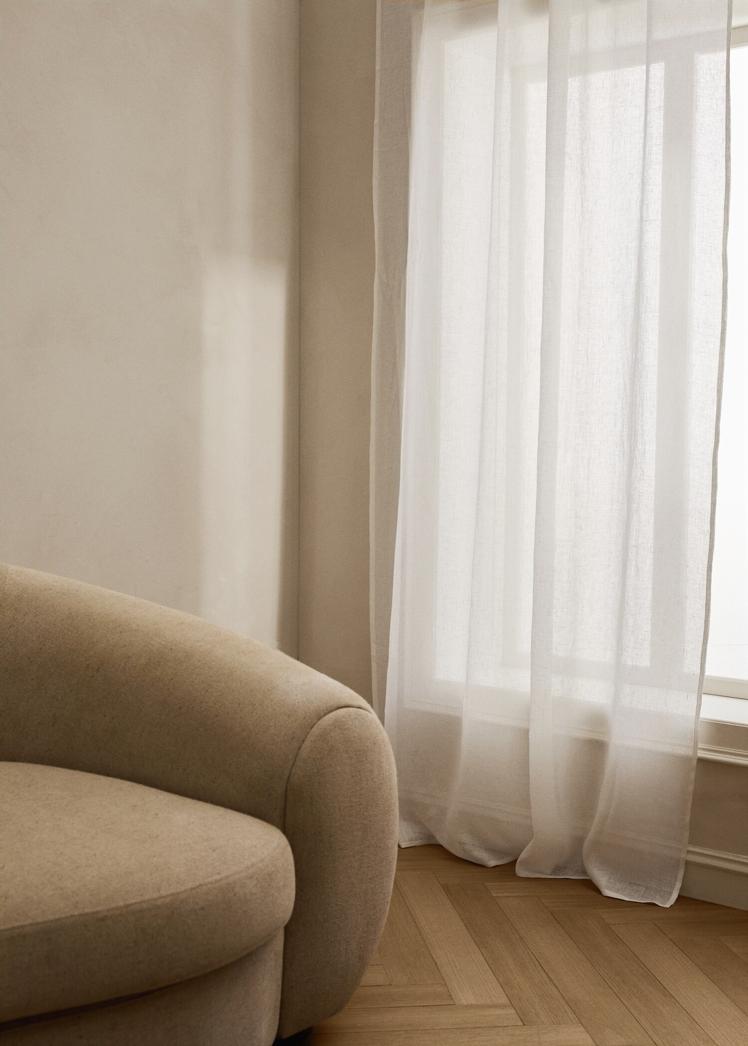 Low opacity linen voile curtain - General plane