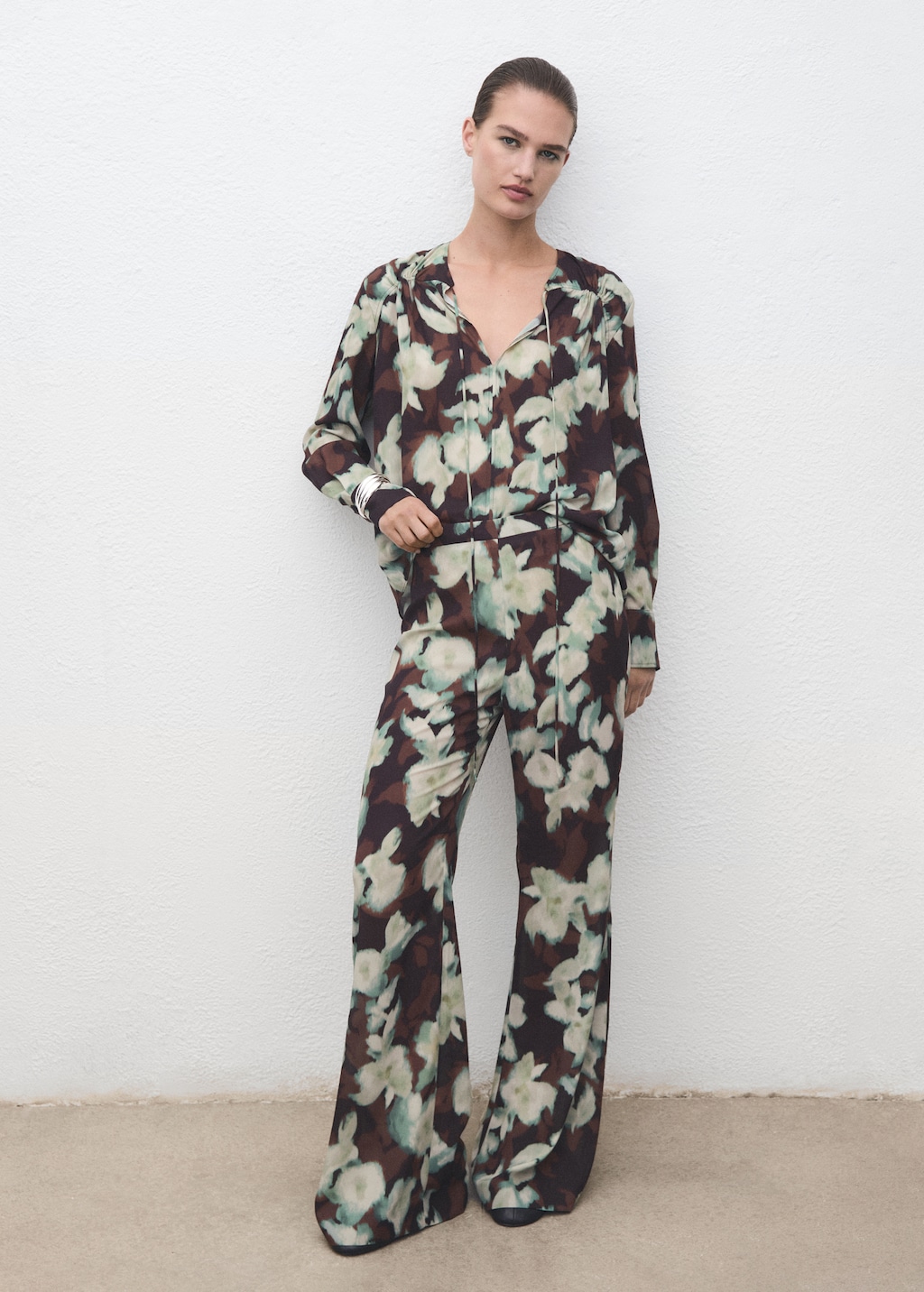 Printed flared pants