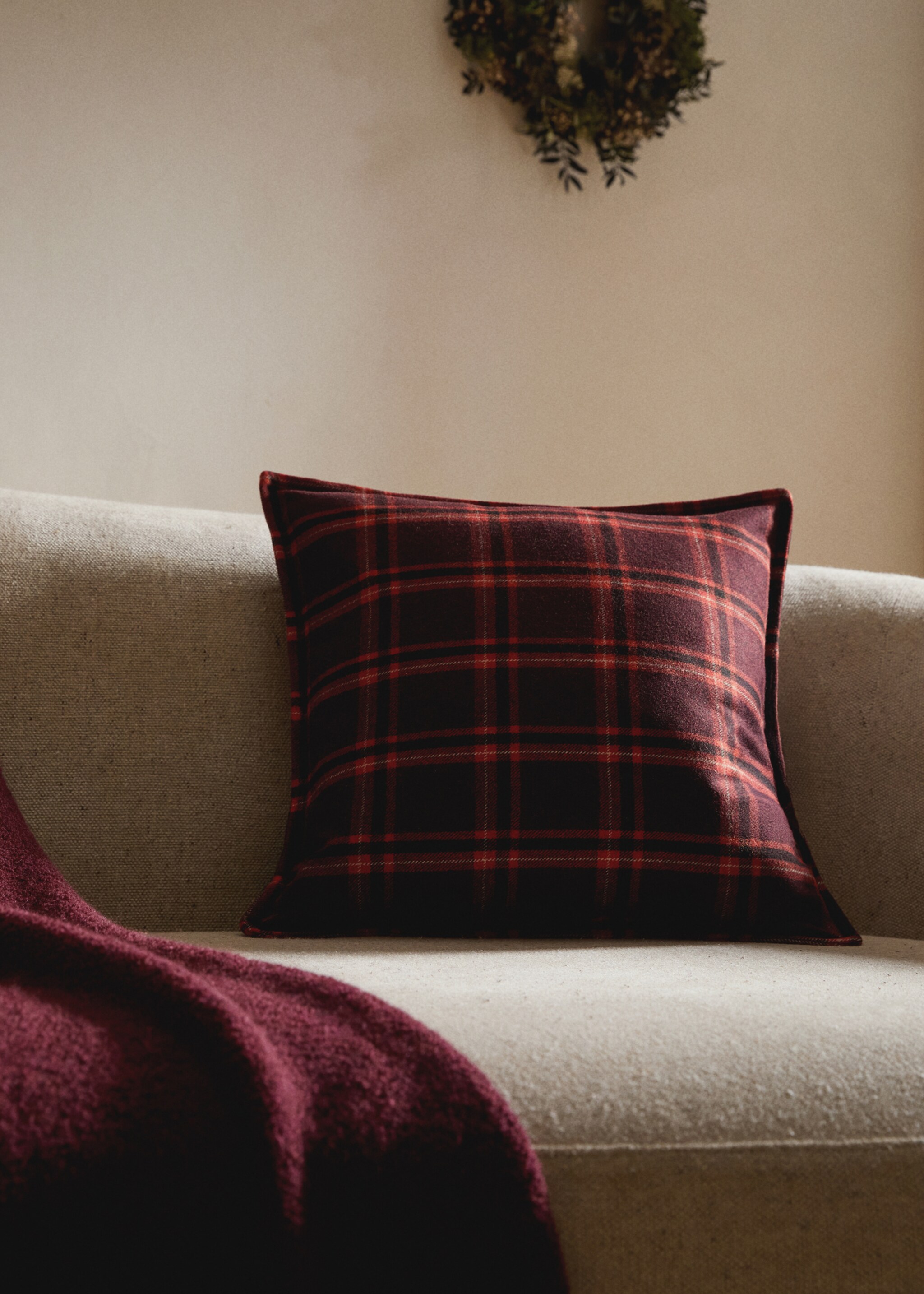 Wool check cushion cover 45x45 cm - General plane, Red. Ref: 17067900-00.